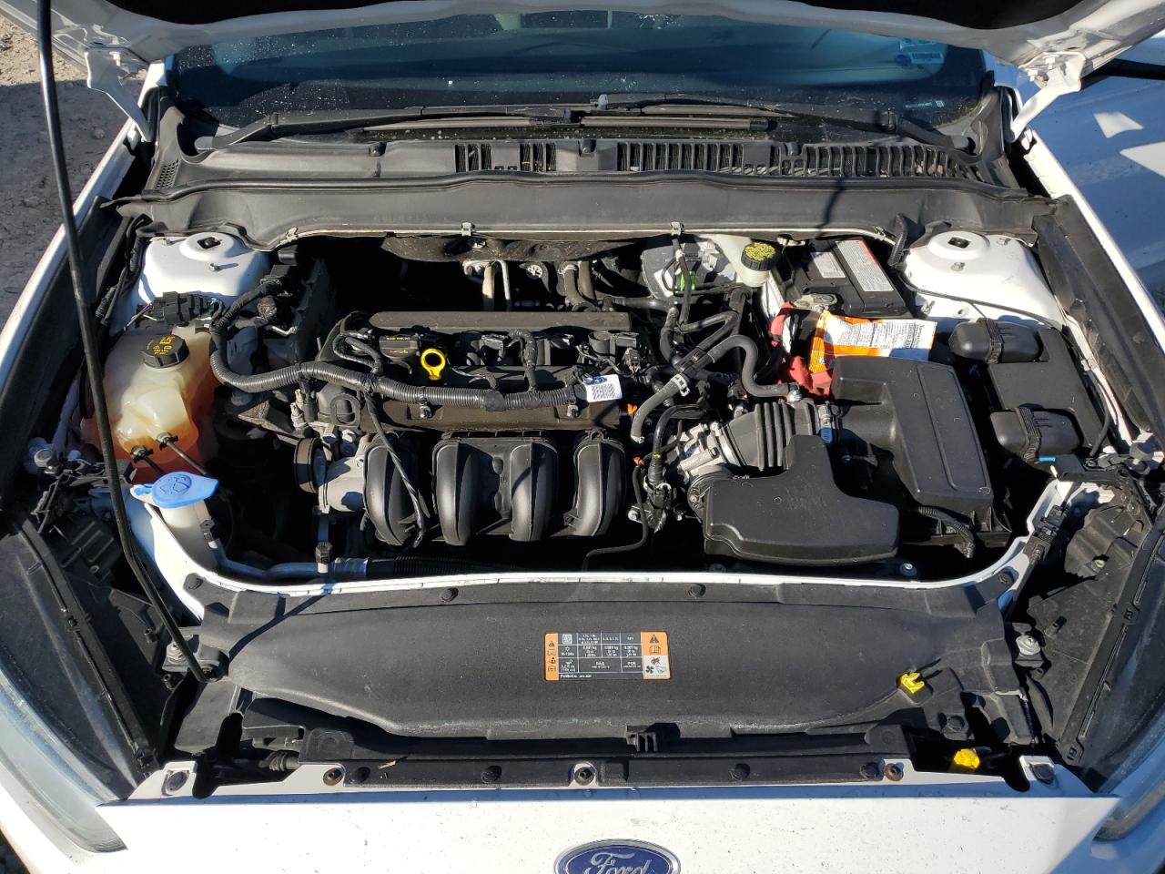 2015 Ford Fusion S White vin: 1FA6P0G74F5114917