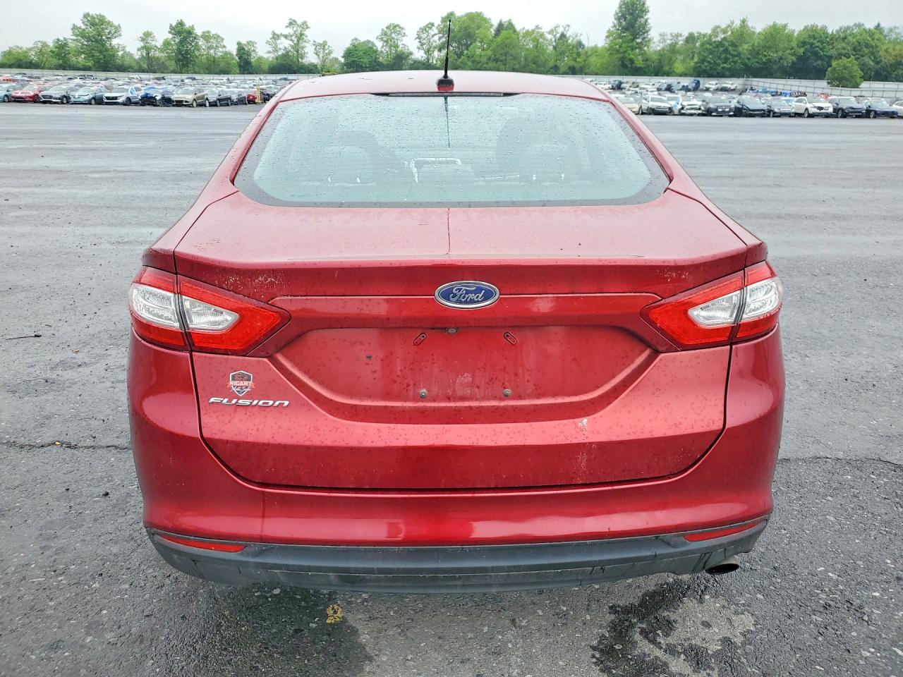 2016 Ford Fusion S Красный vin: 1FA6P0G74G5126132