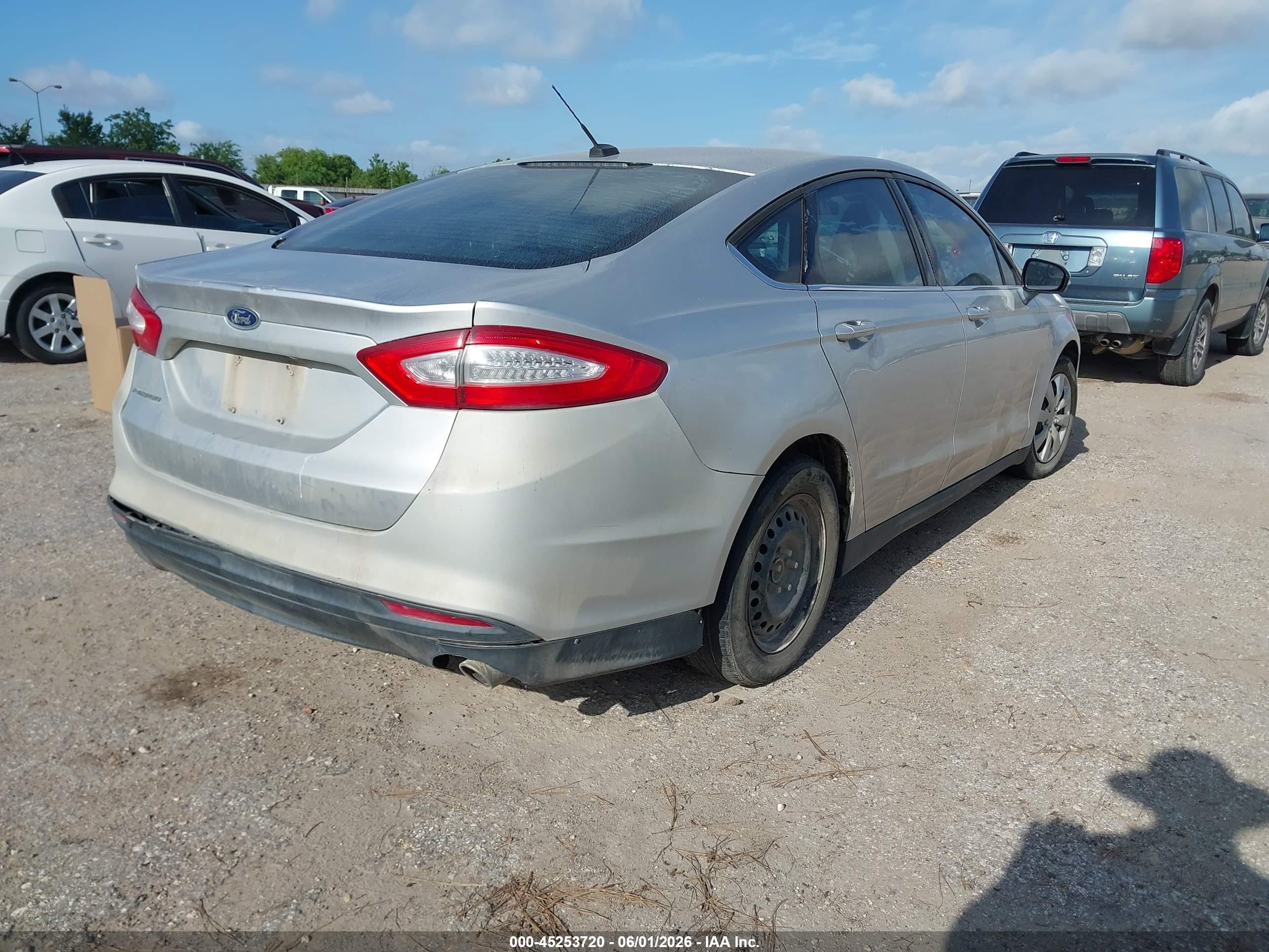 2014 Ford Fusion S Silver vin: 1FA6P0G75E5351785
