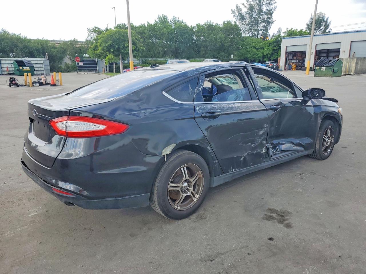 2014 Ford Fusion S Черный vin: 1FA6P0G75E5384558