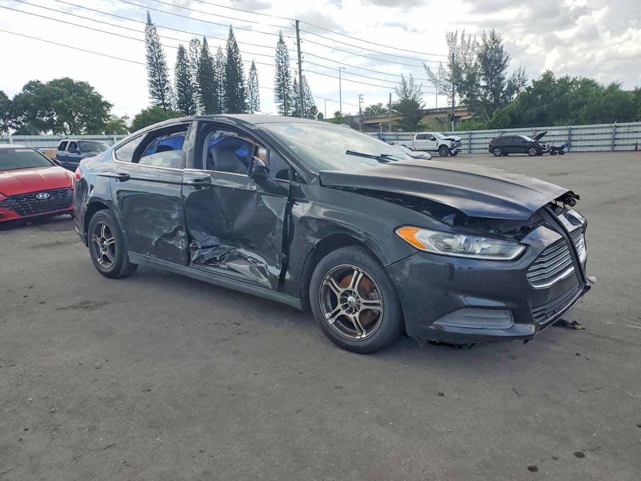 2014 Ford Fusion S Черный vin: 1FA6P0G75E5384558