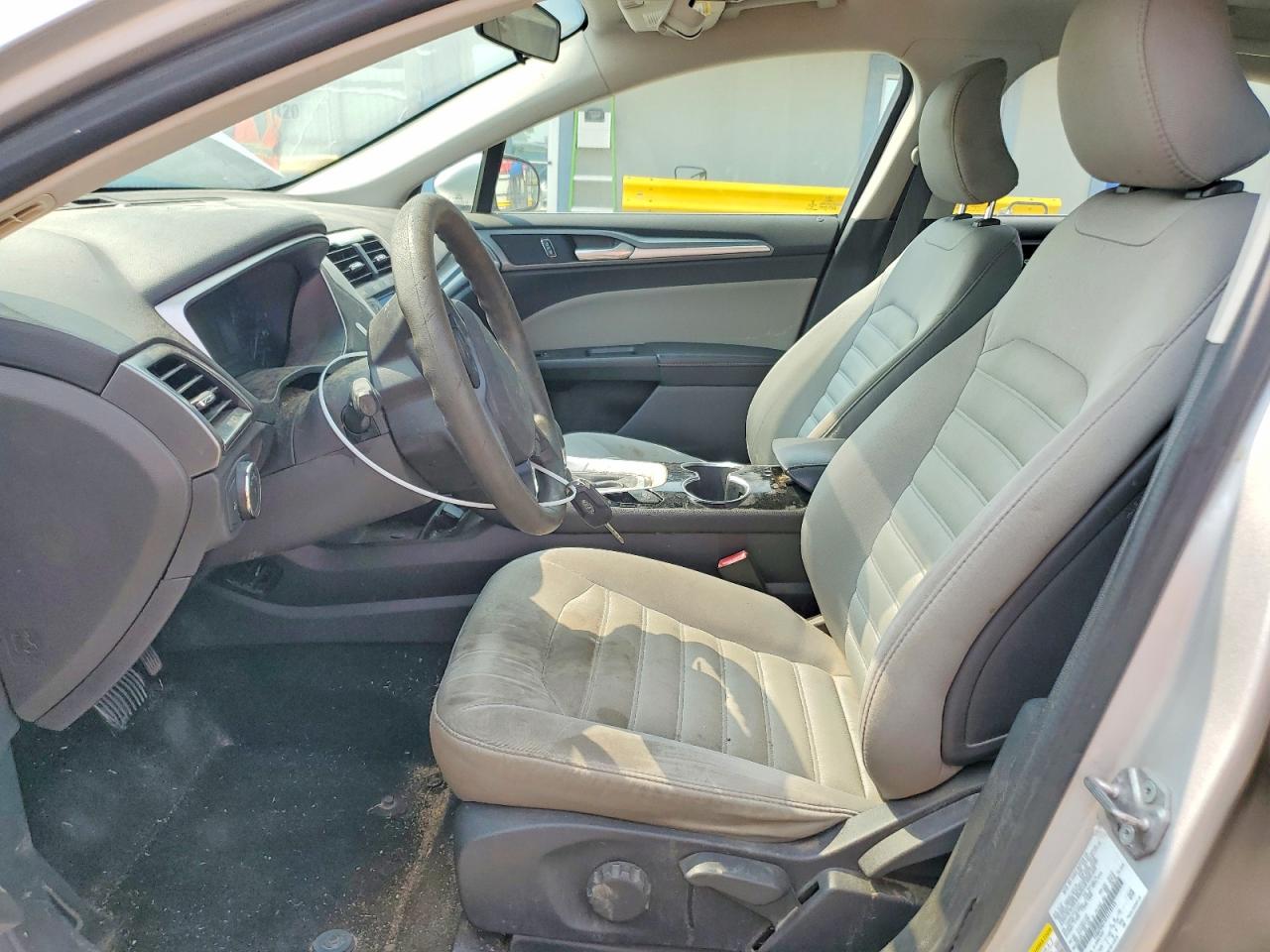 2015 Ford Fusion S Silver vin: 1FA6P0G75F5119155