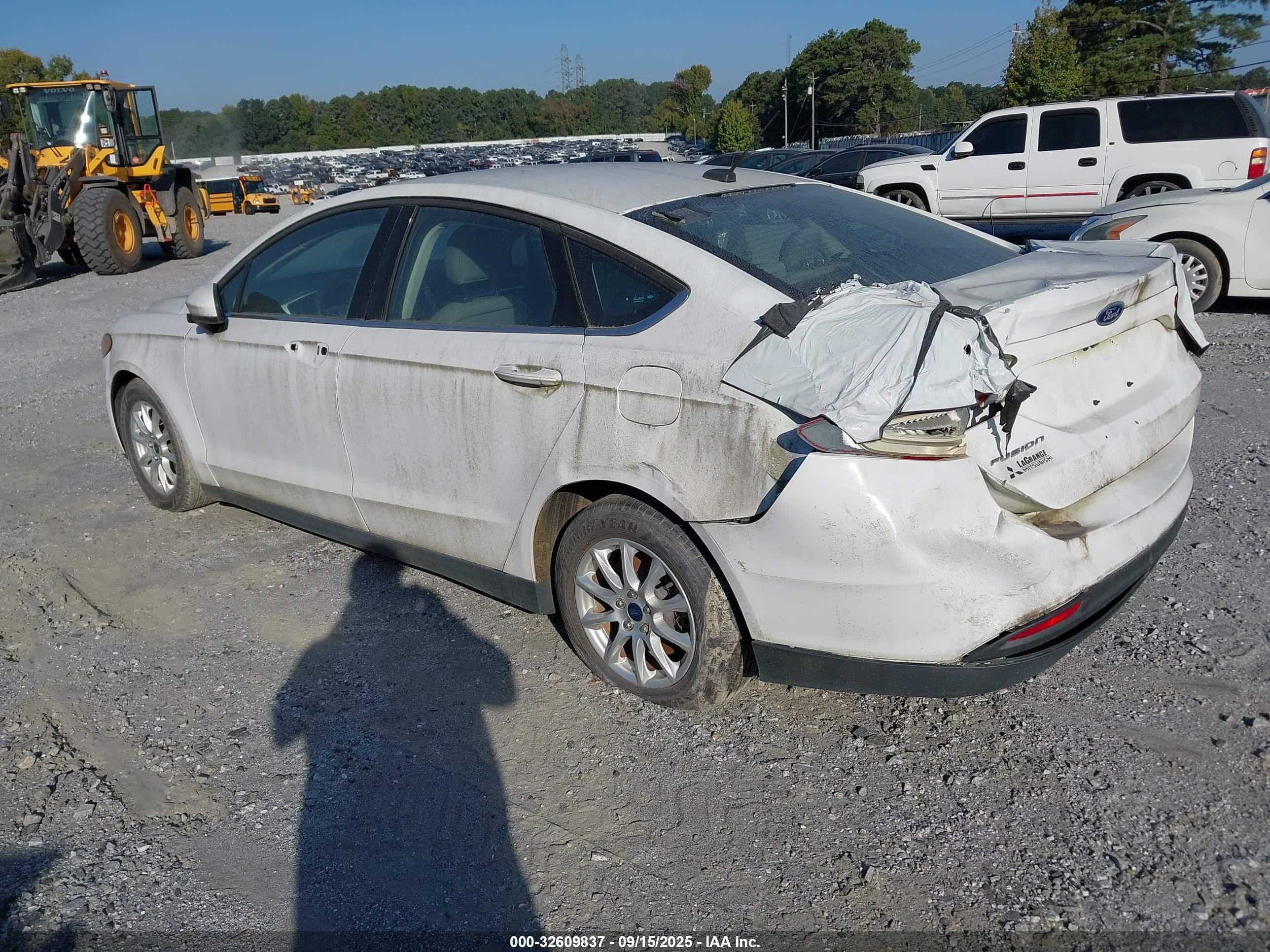 2015 Ford Fusion S White vin: 1FA6P0G75F5130298