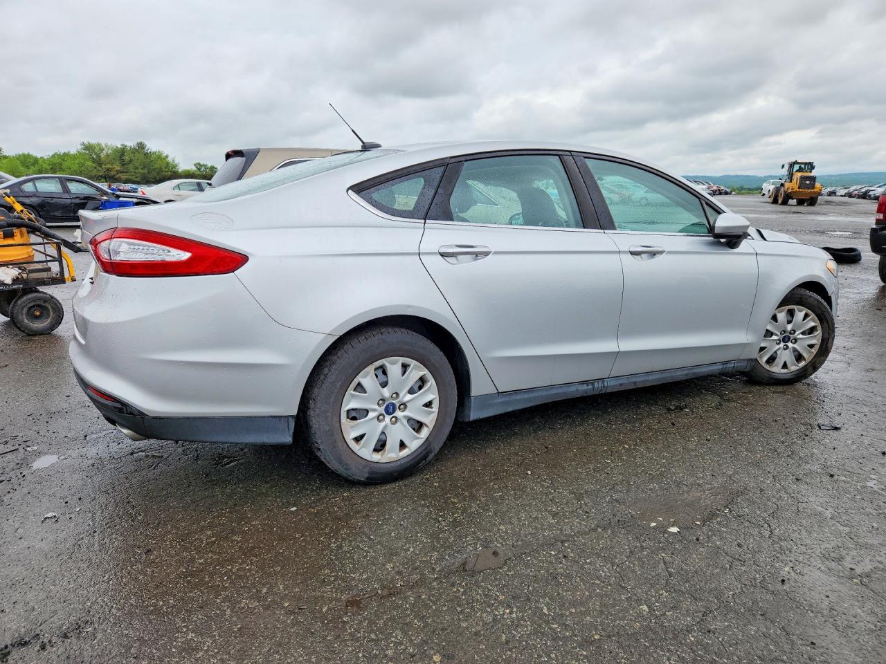 2014 Ford Fusion S Silver vin: 1FA6P0G76E5402369