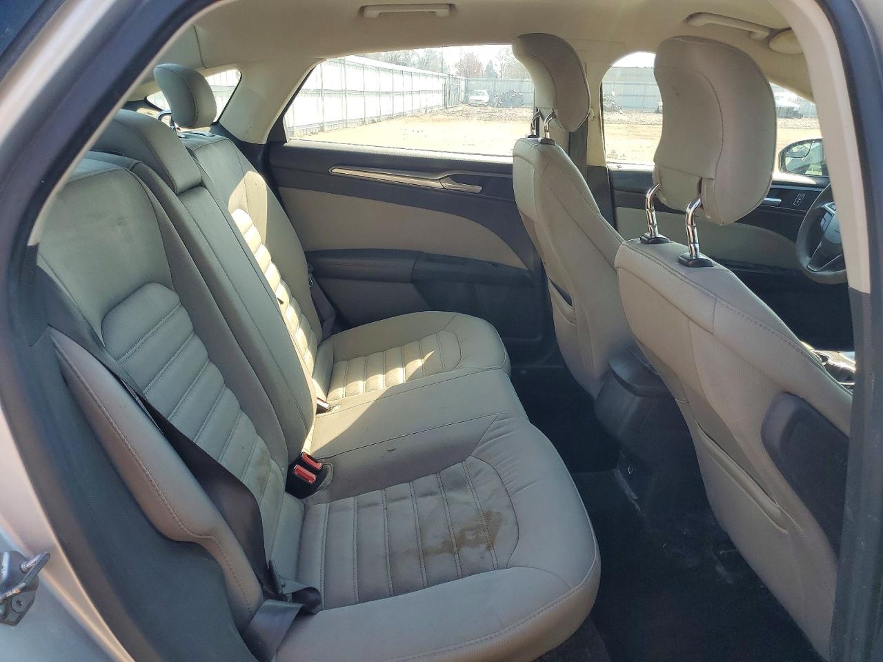 2015 Ford Fusion S Silver vin: 1FA6P0G76F5107029