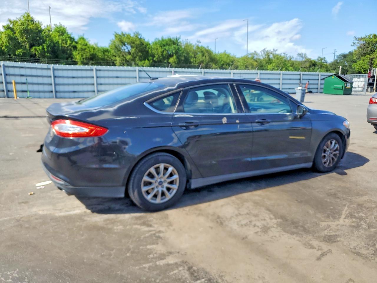 2015 Ford Fusion S Черный vin: 1FA6P0G76F5120086