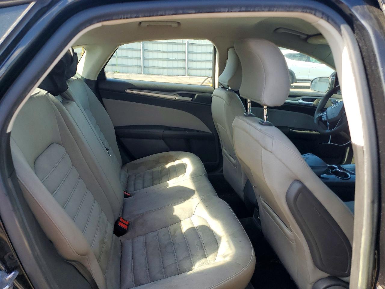 2015 Ford Fusion S Черный vin: 1FA6P0G76F5120086