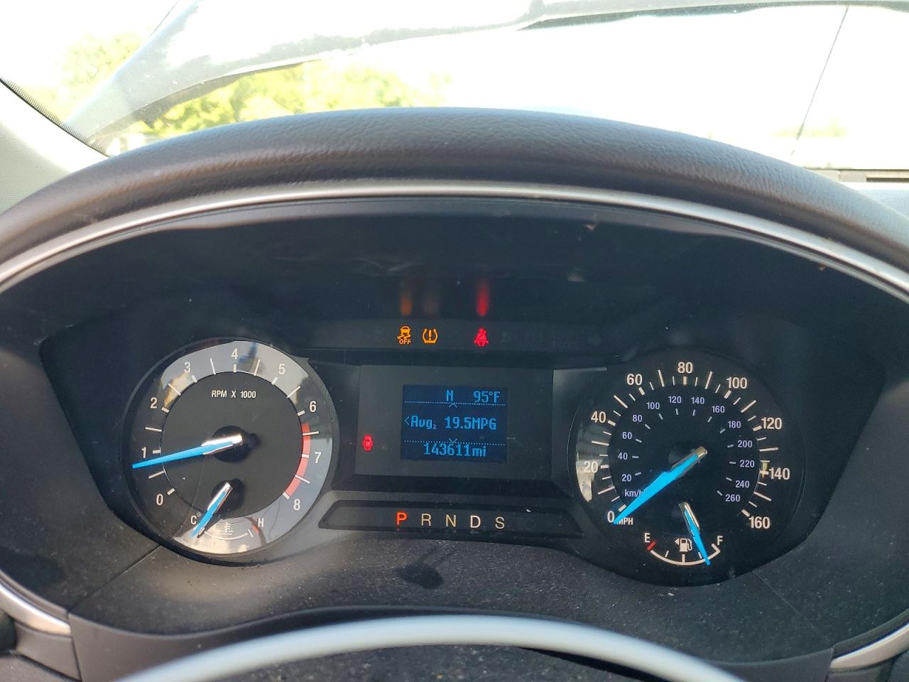 2015 Ford Fusion S Черный vin: 1FA6P0G76F5120086