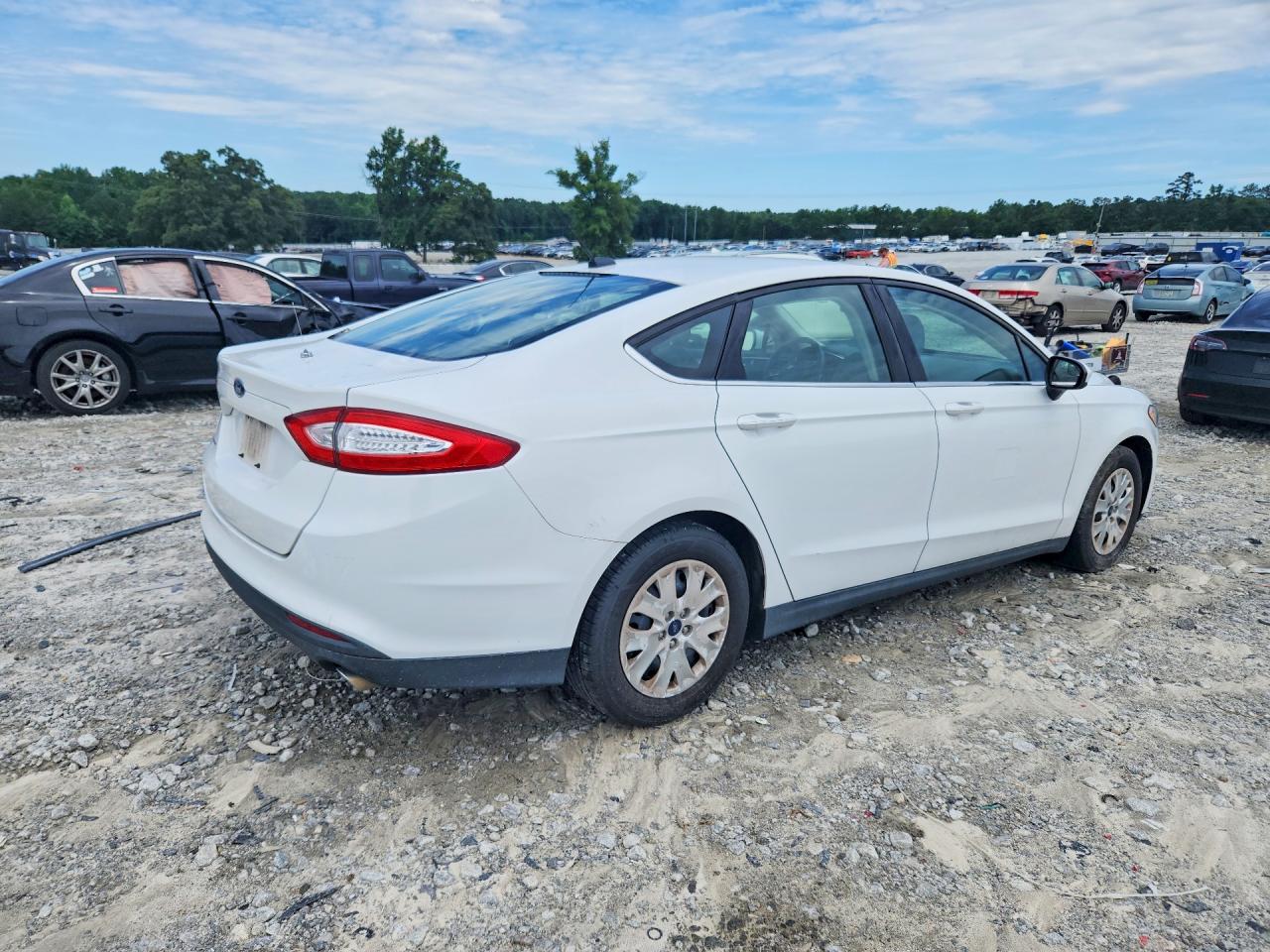 2014 Ford Fusion S White vin: 1FA6P0G77E5387901