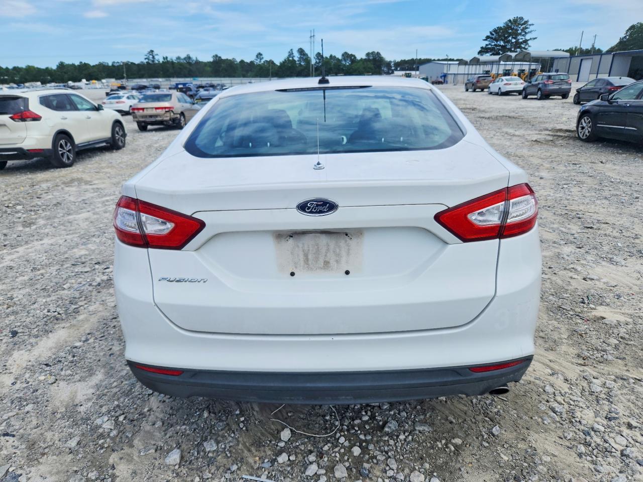 2014 Ford Fusion S White vin: 1FA6P0G77E5387901