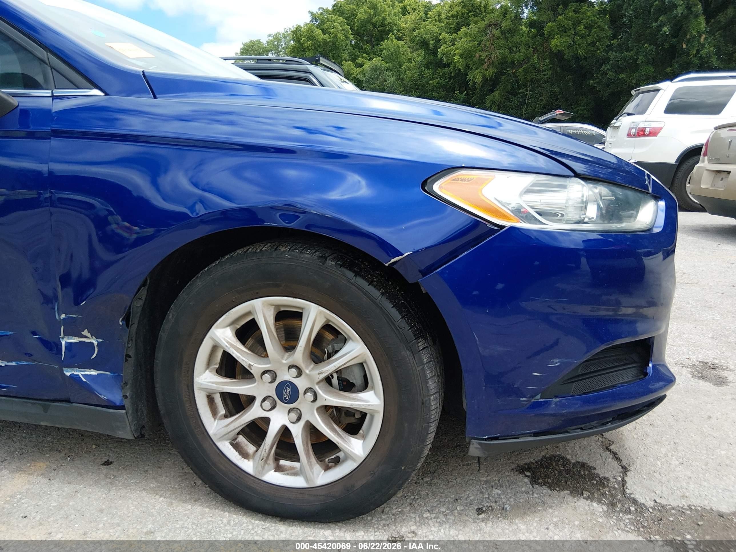 2015 Ford Fusion S Синий vin: 1FA6P0G77F5102177