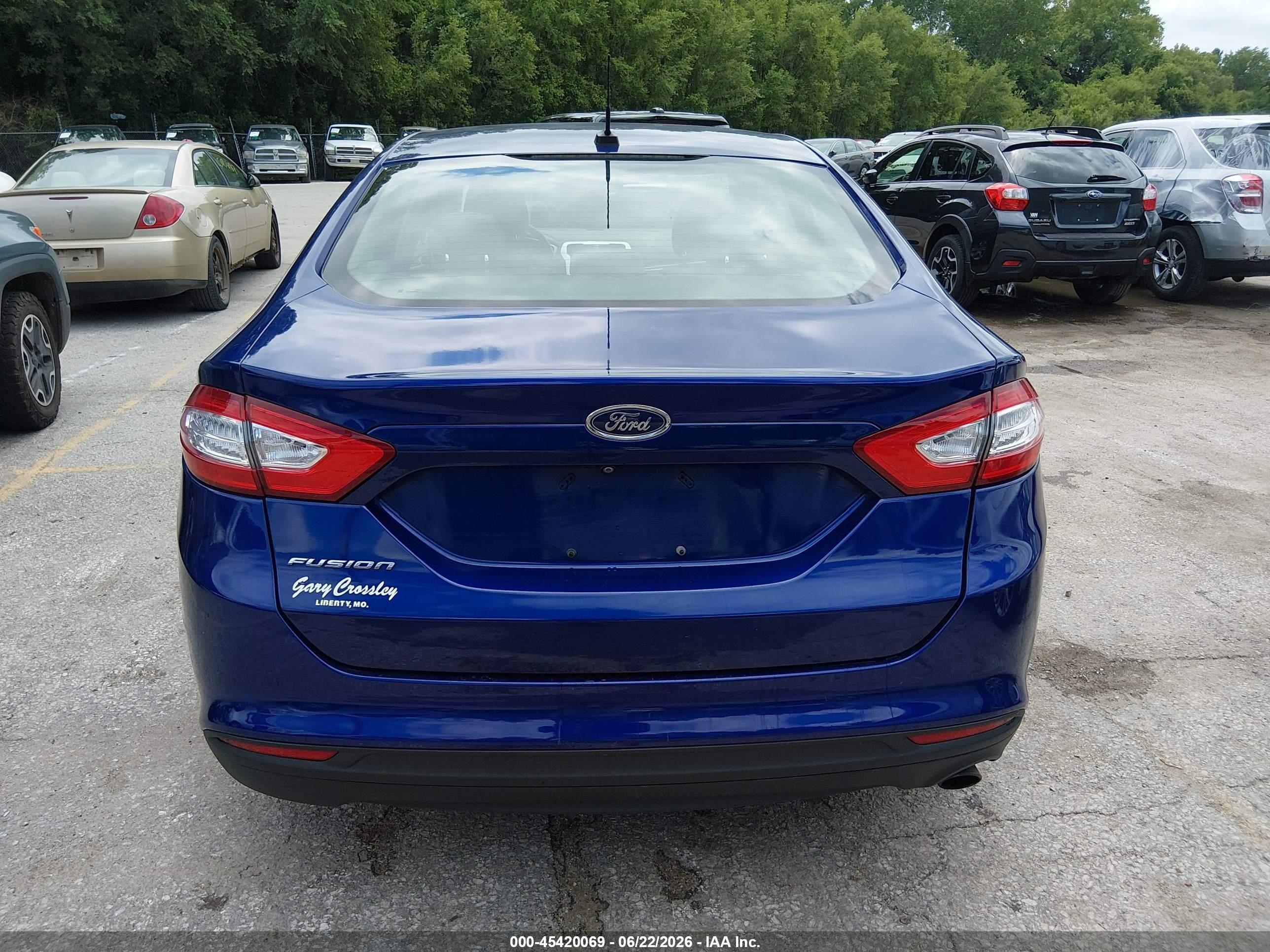 2015 Ford Fusion S Синий vin: 1FA6P0G77F5102177