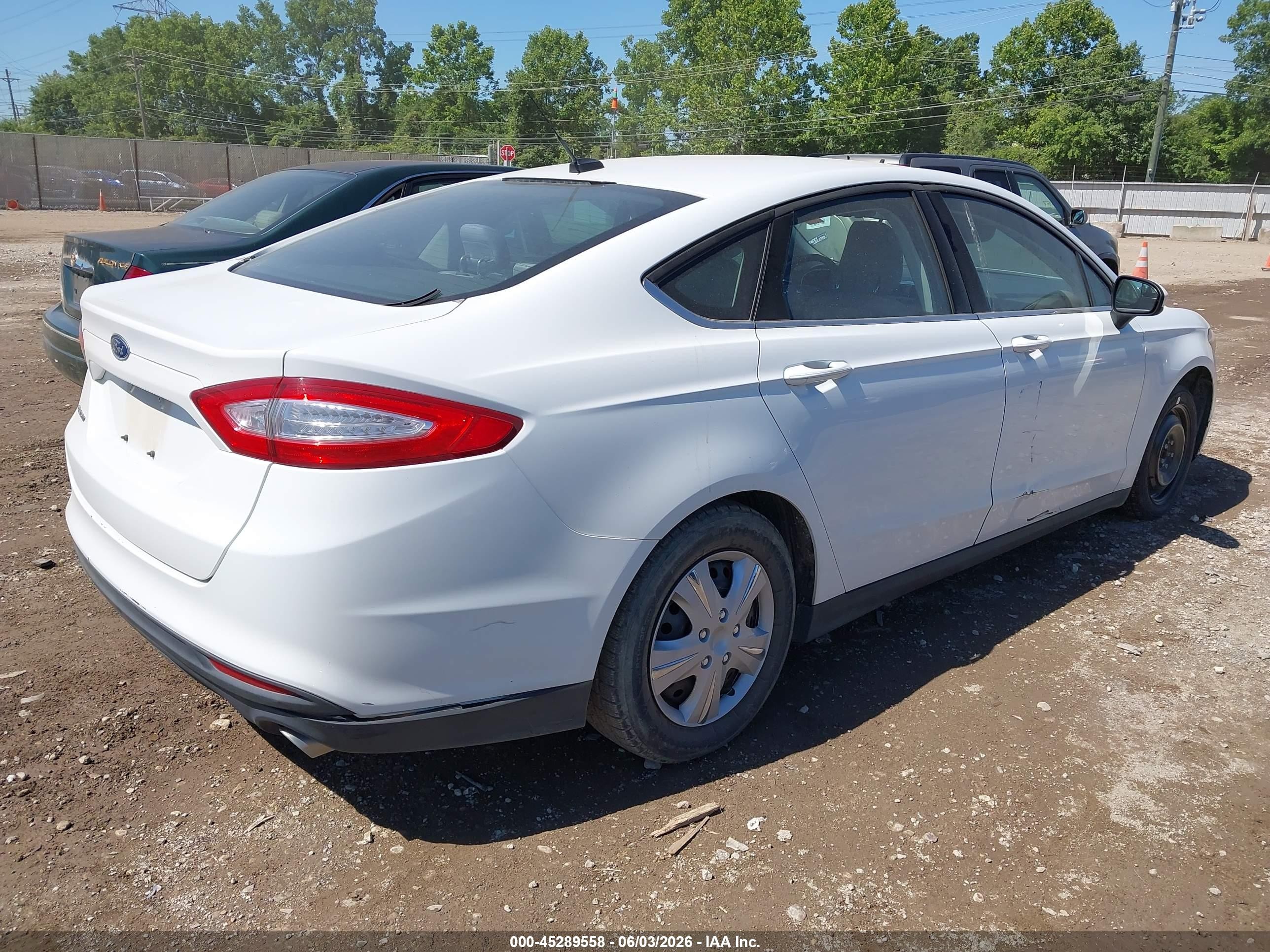 2014 Ford Fusion S White vin: 1FA6P0G78E5376194