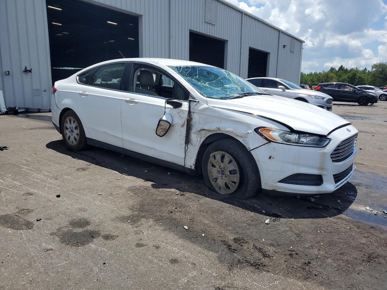 2014 Ford Fusion S Белый vin: 1FA6P0G78E5401532