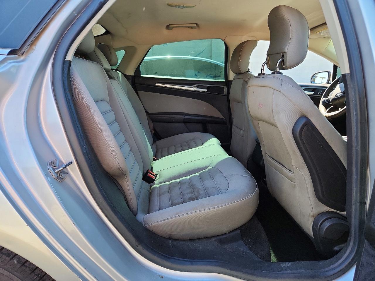 2014 Ford Fusion S Silver vin: 1FA6P0G79E5372641
