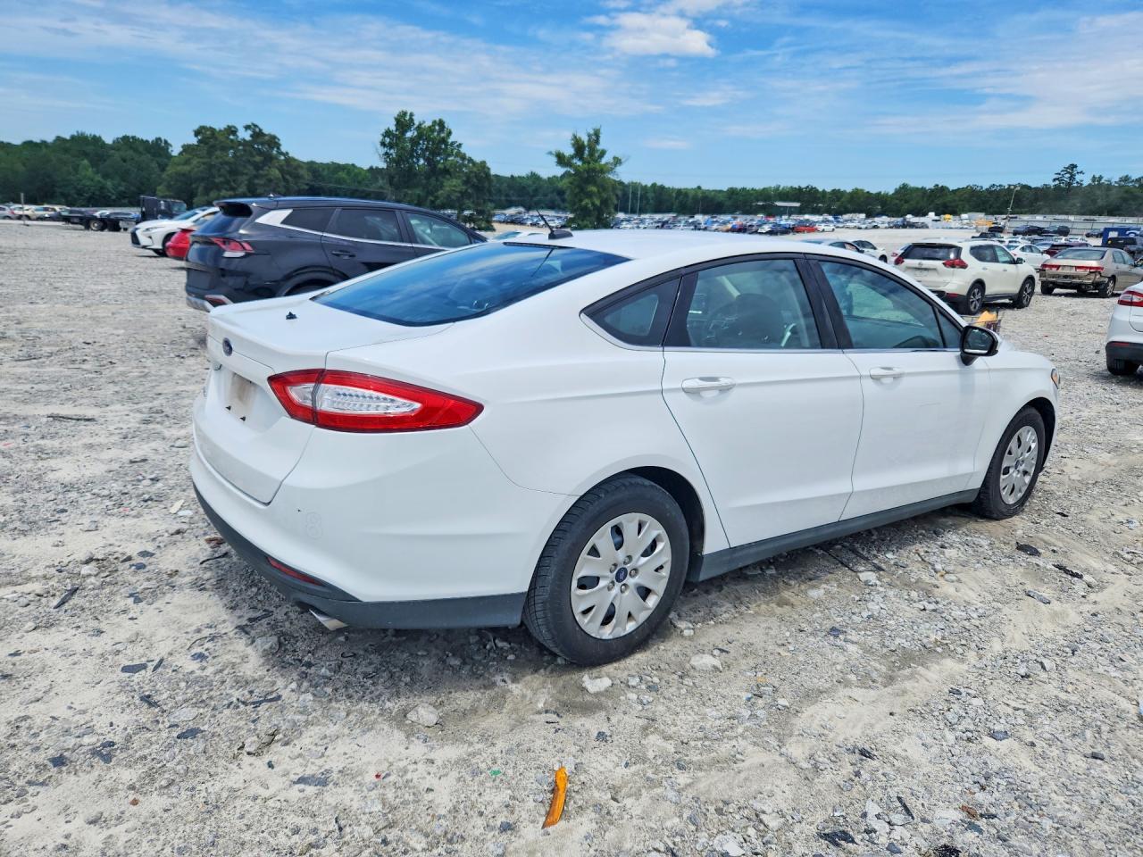 2014 Ford Fusion S White vin: 1FA6P0G79E5387902