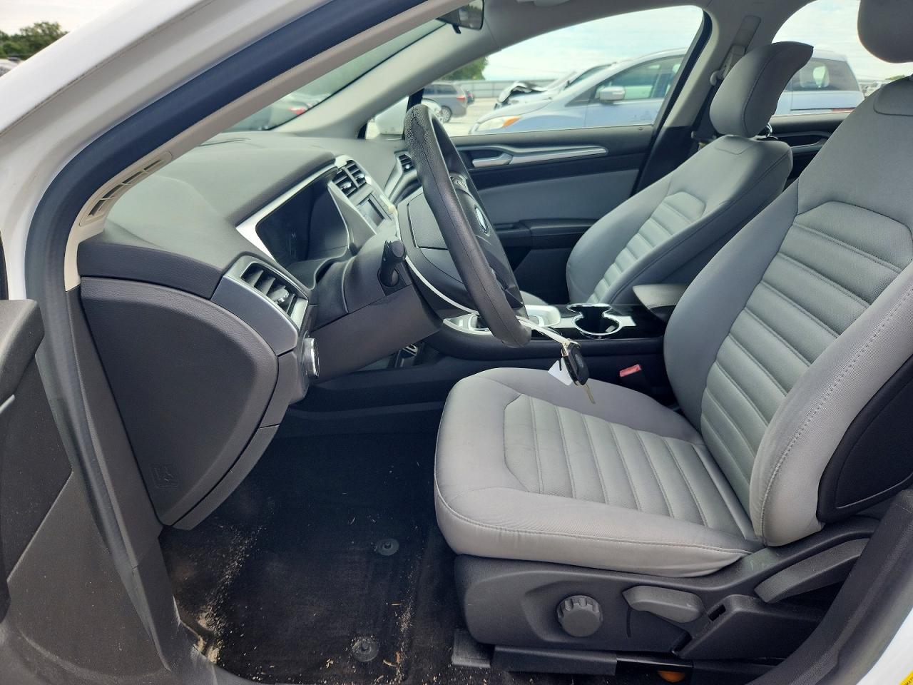 2014 Ford Fusion S White vin: 1FA6P0G79E5387902