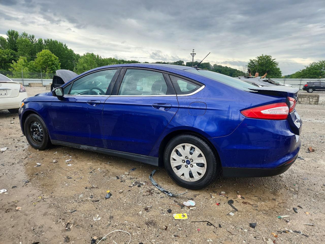 2014 Ford Fusion S Синий vin: 1FA6P0G7XE5393787