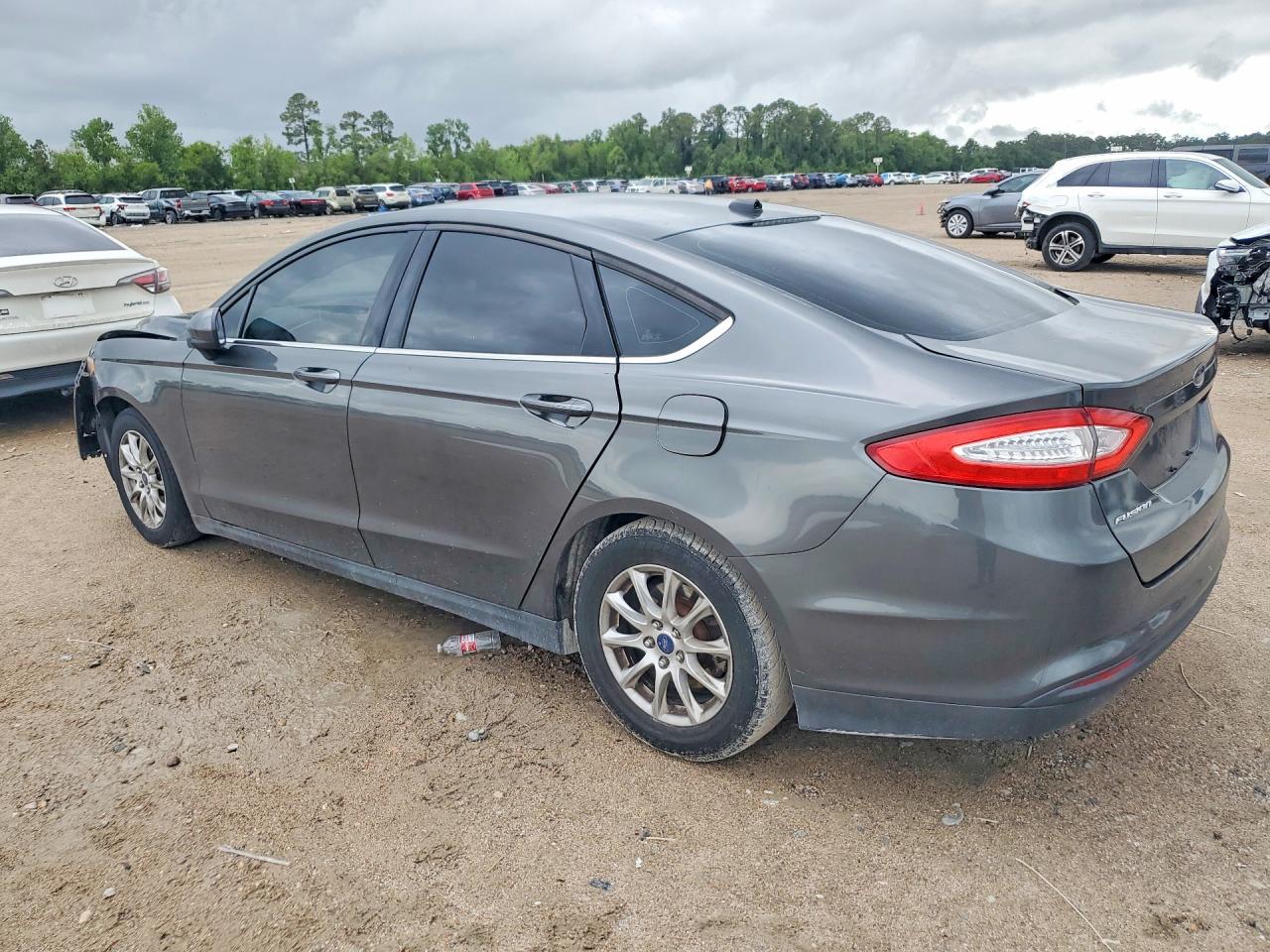 2015 Ford Fusion S Серый vin: 1FA6P0G7XF5128904