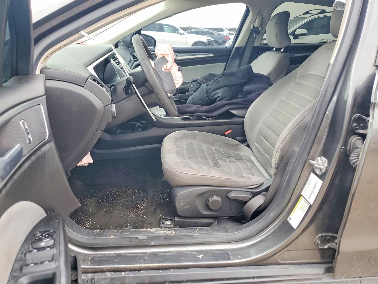 2015 Ford Fusion S Серый vin: 1FA6P0G7XF5128904