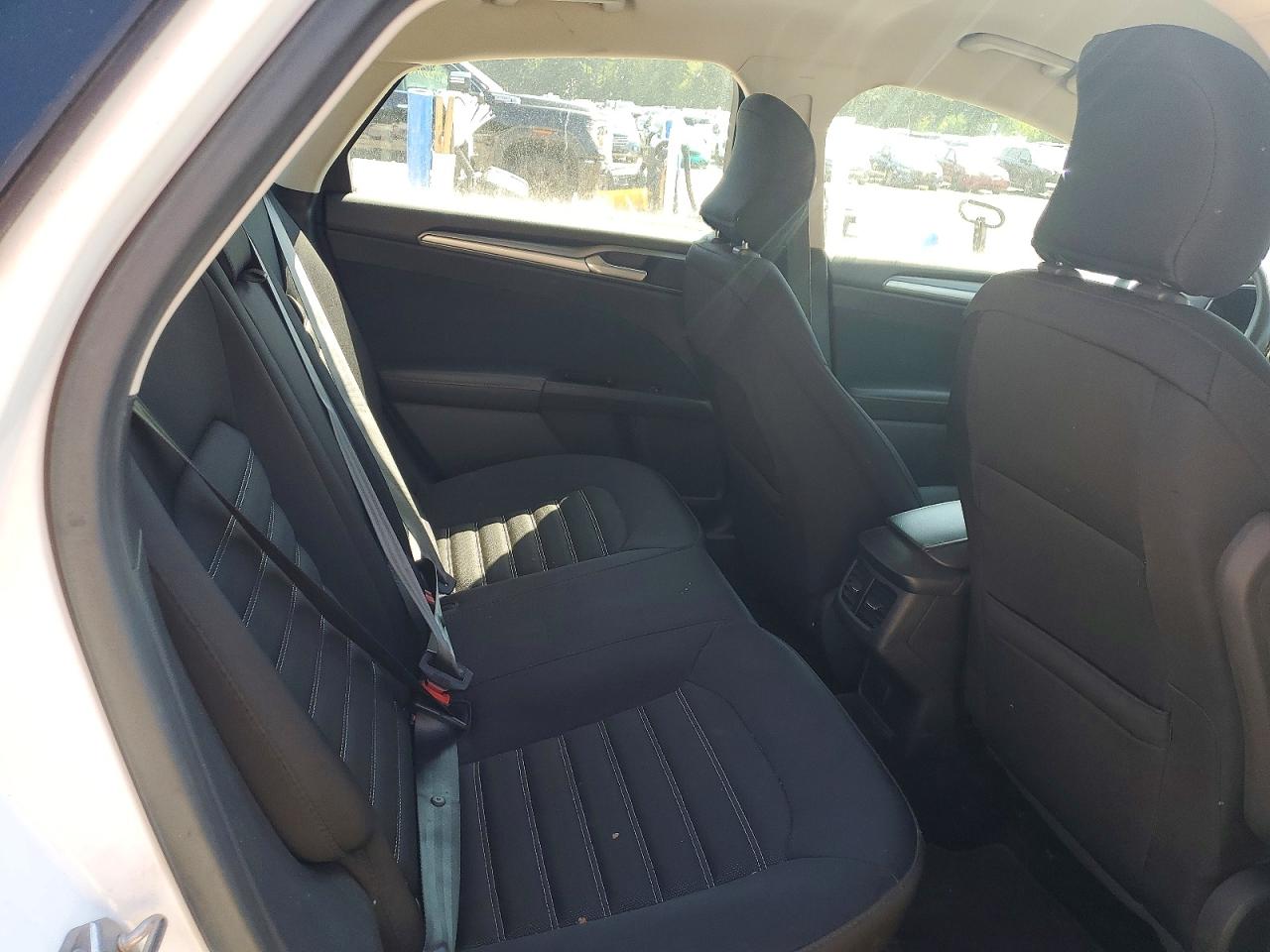 2015 Ford Fusion Se White vin: 1FA6P0H70F5114718