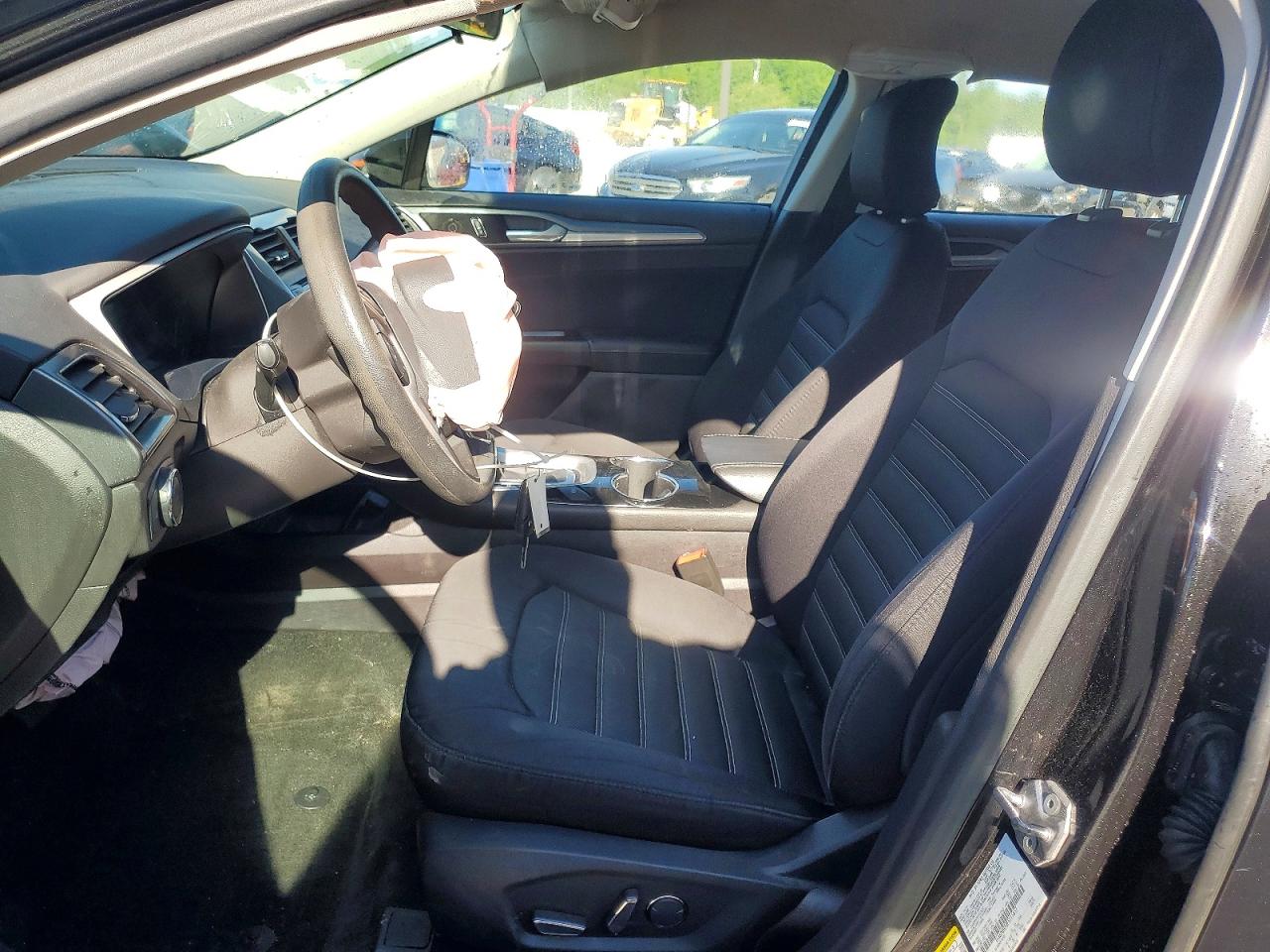 2015 Ford Fusion Se Черный vin: 1FA6P0H70F5115657