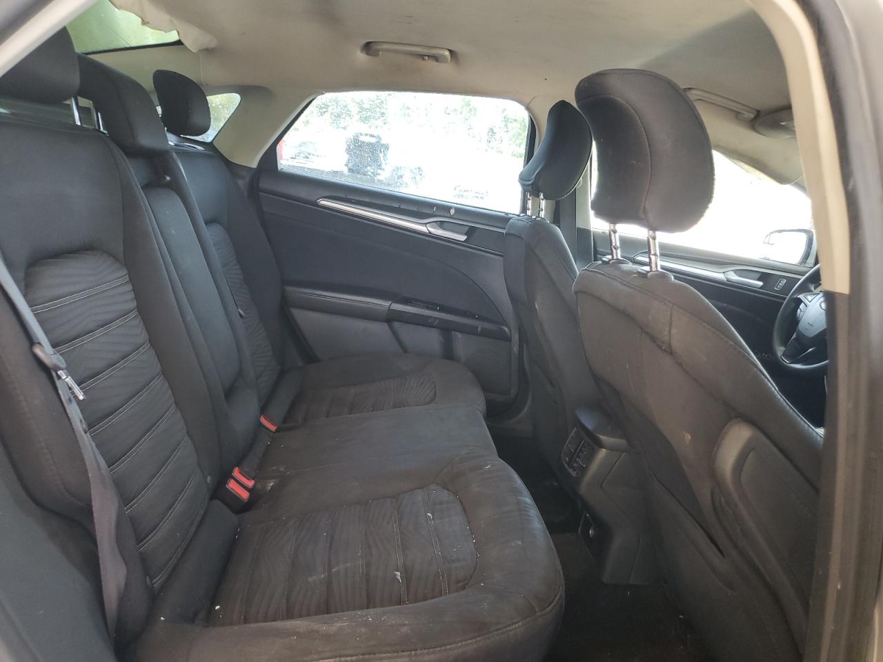 2016 Ford Fusion Se Silver vin: 1FA6P0H70G5119726 Damage: Headlining, Torn, > 12 Inches