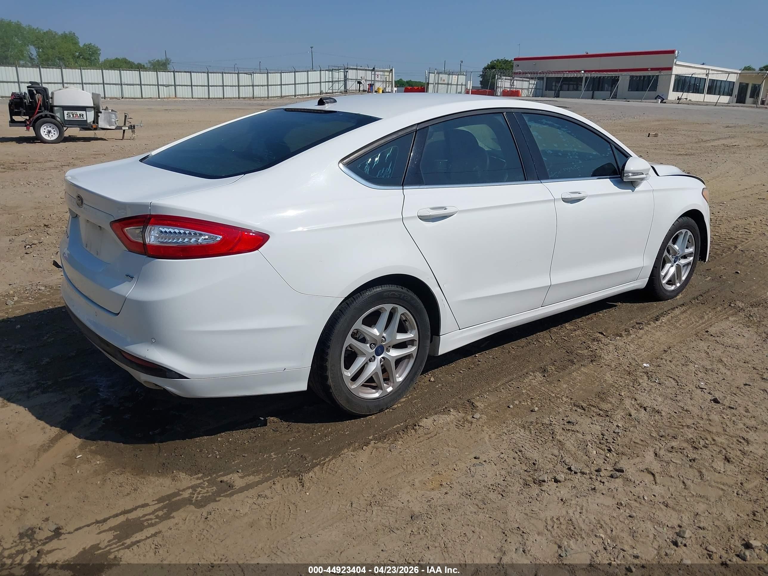 2014 Ford Fusion Se White vin: 1FA6P0H71E5406408