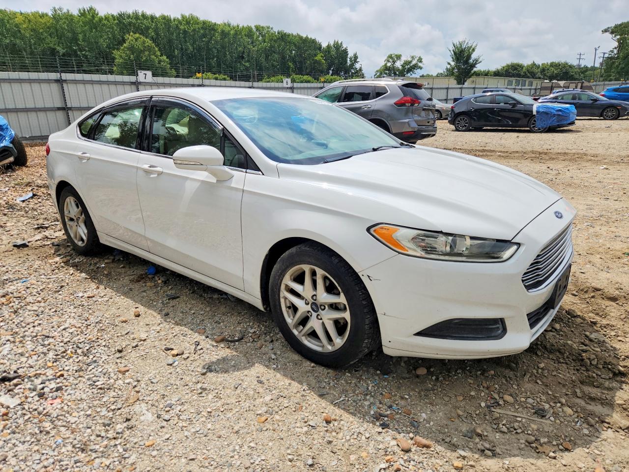 2014 Ford Fusion Se White vin: 1FA6P0H72E5390073