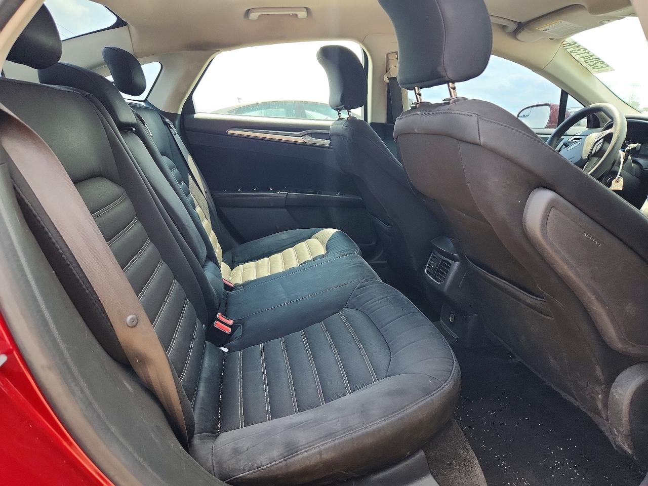 2015 Ford Fusion Se Red vin: 1FA6P0H72F5112985