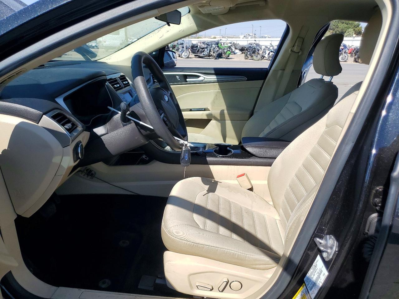 2015 Ford Fusion Se Черный vin: 1FA6P0H72F5125980