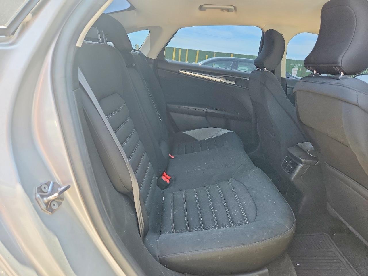 2015 Ford Fusion Se Silver vin: 1FA6P0H72F5130144