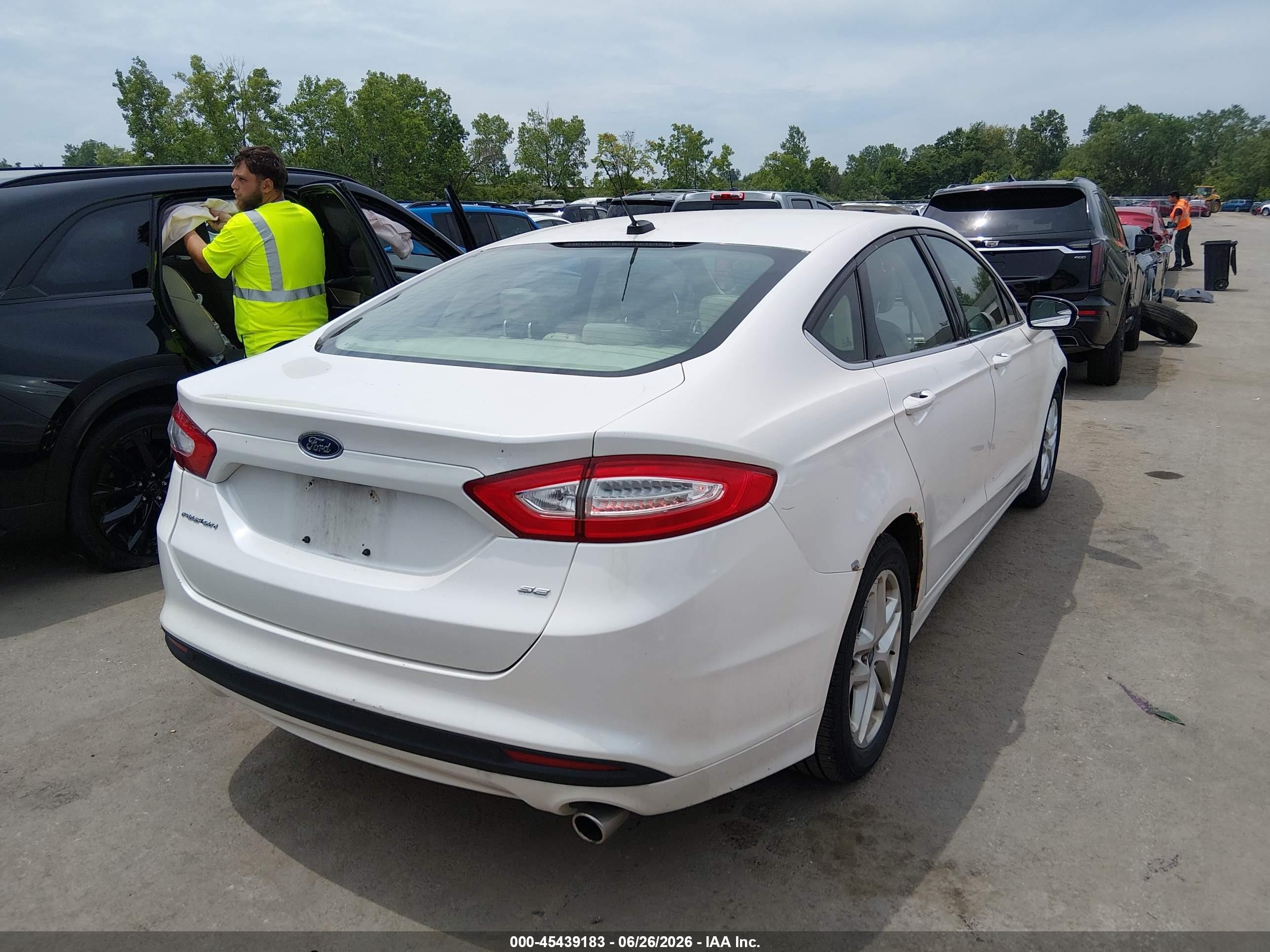 2014 Ford Fusion Se White vin: 1FA6P0H74E5370469
