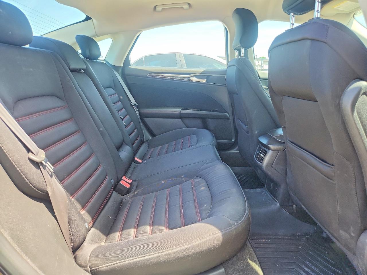 2015 Ford Fusion Se Black vin: 1FA6P0H74F5115242