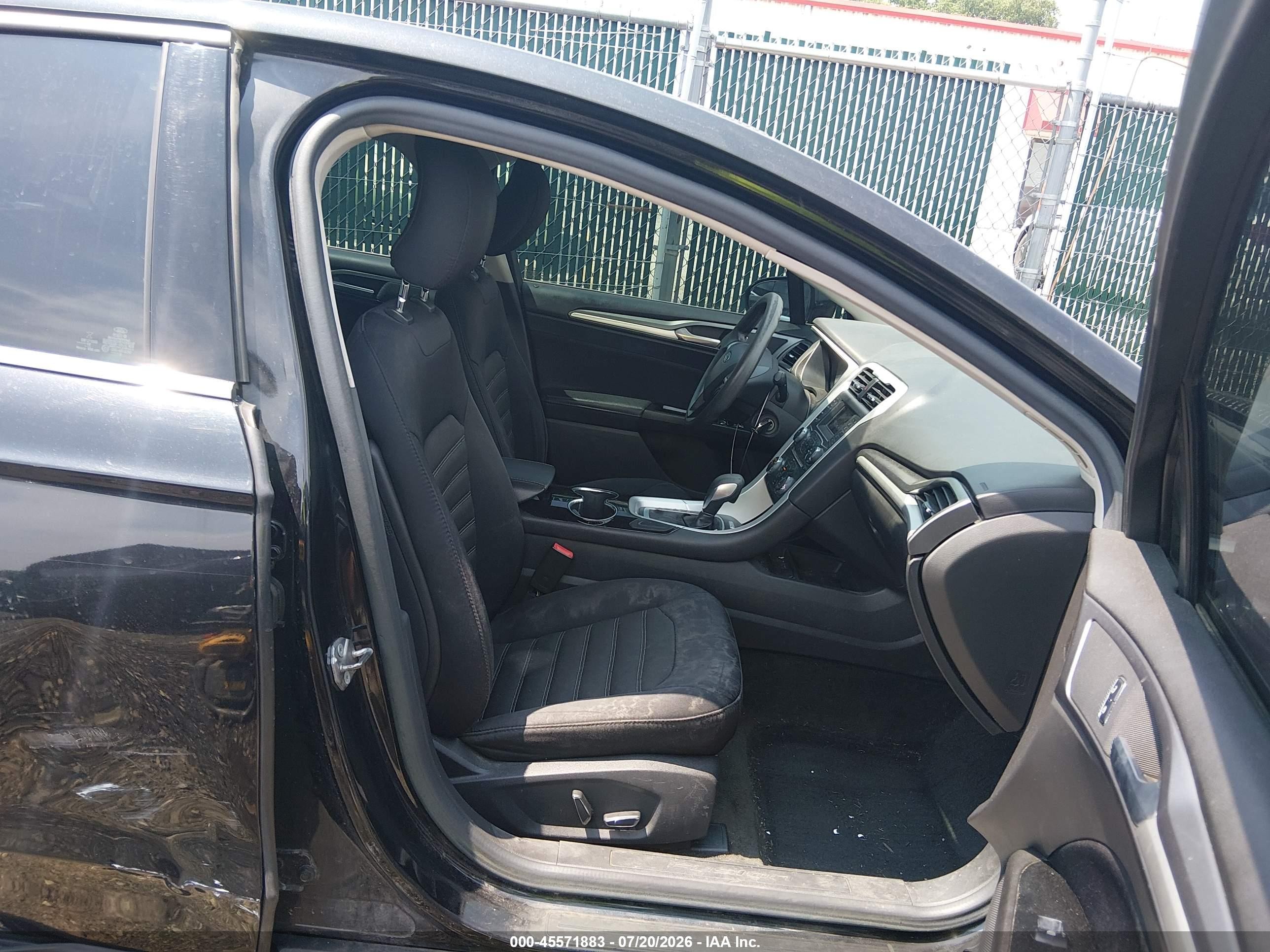 2015 Ford Fusion Se Черный vin: 1FA6P0H74F5120456