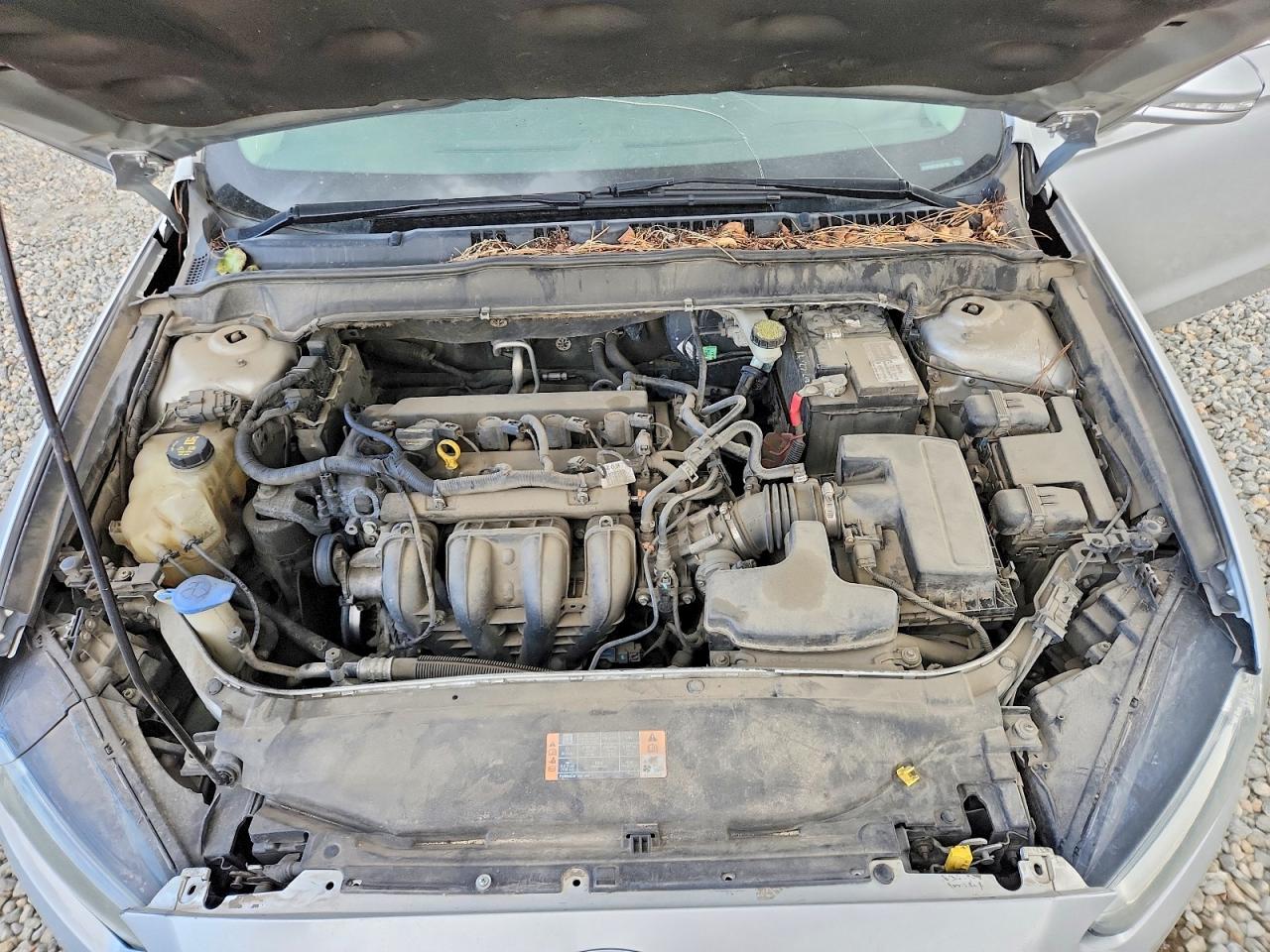 2015 Ford Fusion Se Серебряный vin: 1FA6P0H75F5107196
