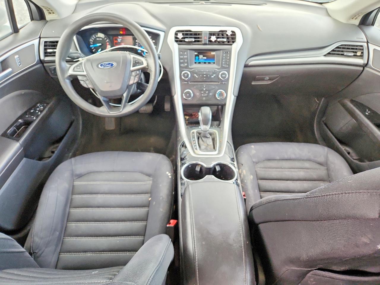 2015 Ford Fusion Se Серебряный vin: 1FA6P0H75F5107196