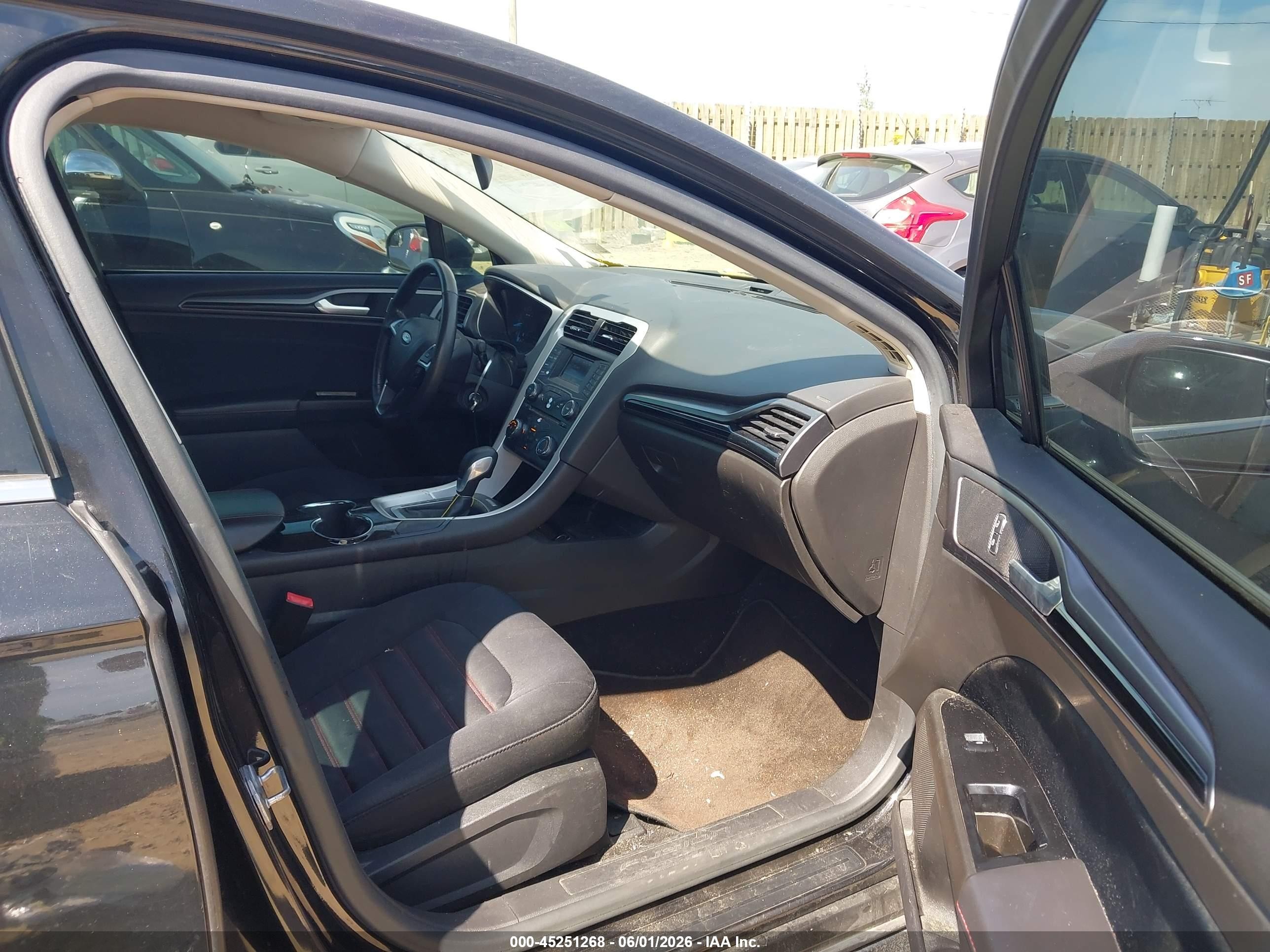 2014 Ford Fusion Se Черный vin: 1FA6P0H76E5370229