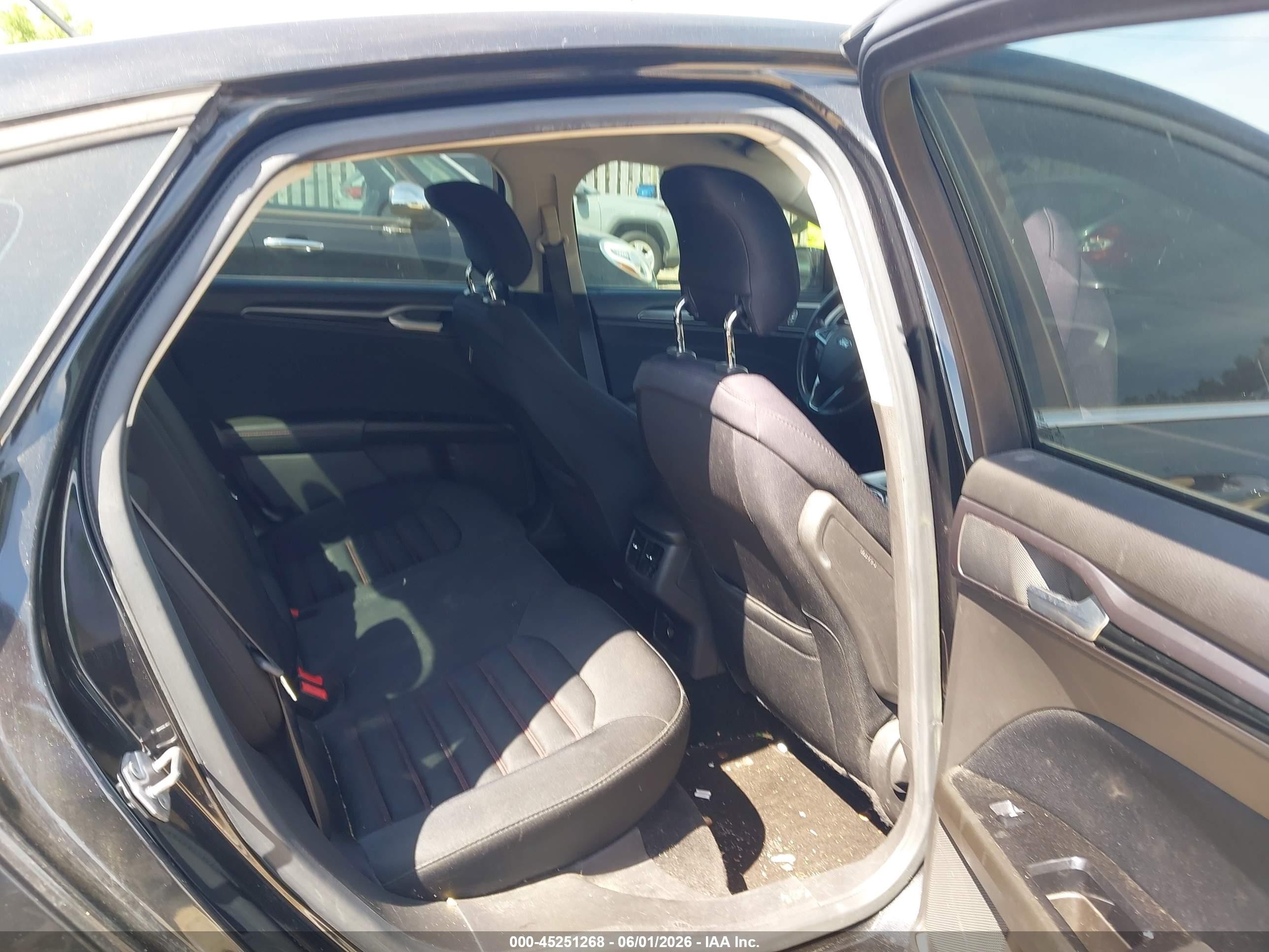 2014 Ford Fusion Se Черный vin: 1FA6P0H76E5370229