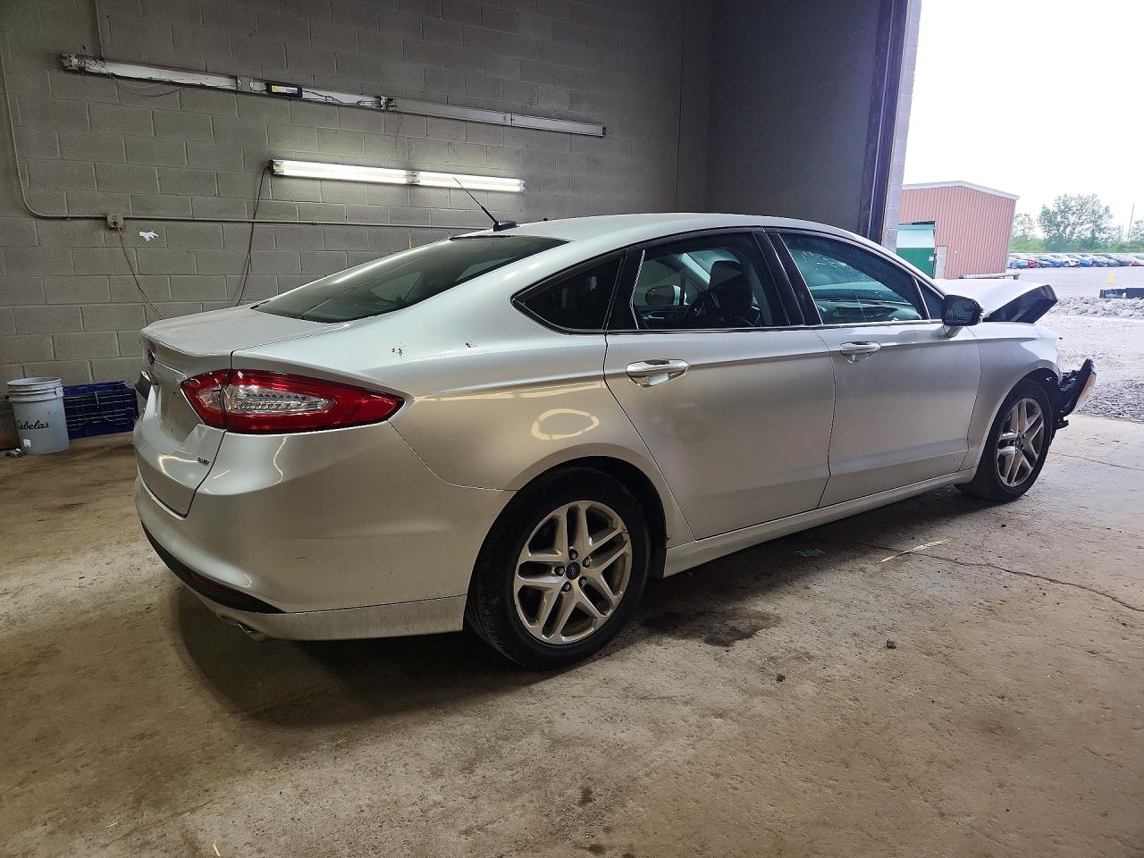 2014 Ford Fusion Se Серебряный vin: 1FA6P0H76E5378248