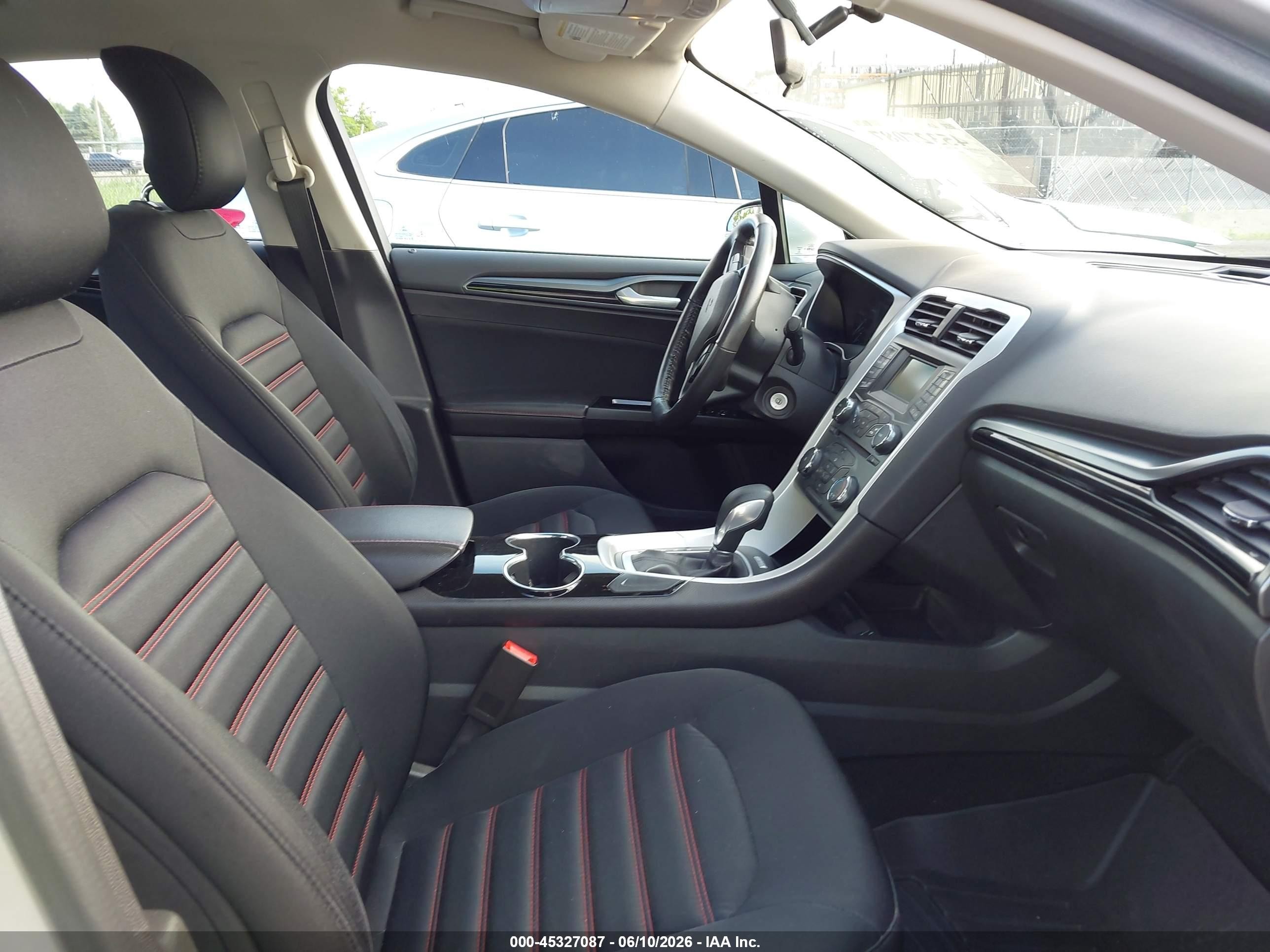2014 Ford Fusion Se Silver vin: 1FA6P0H77E5402122