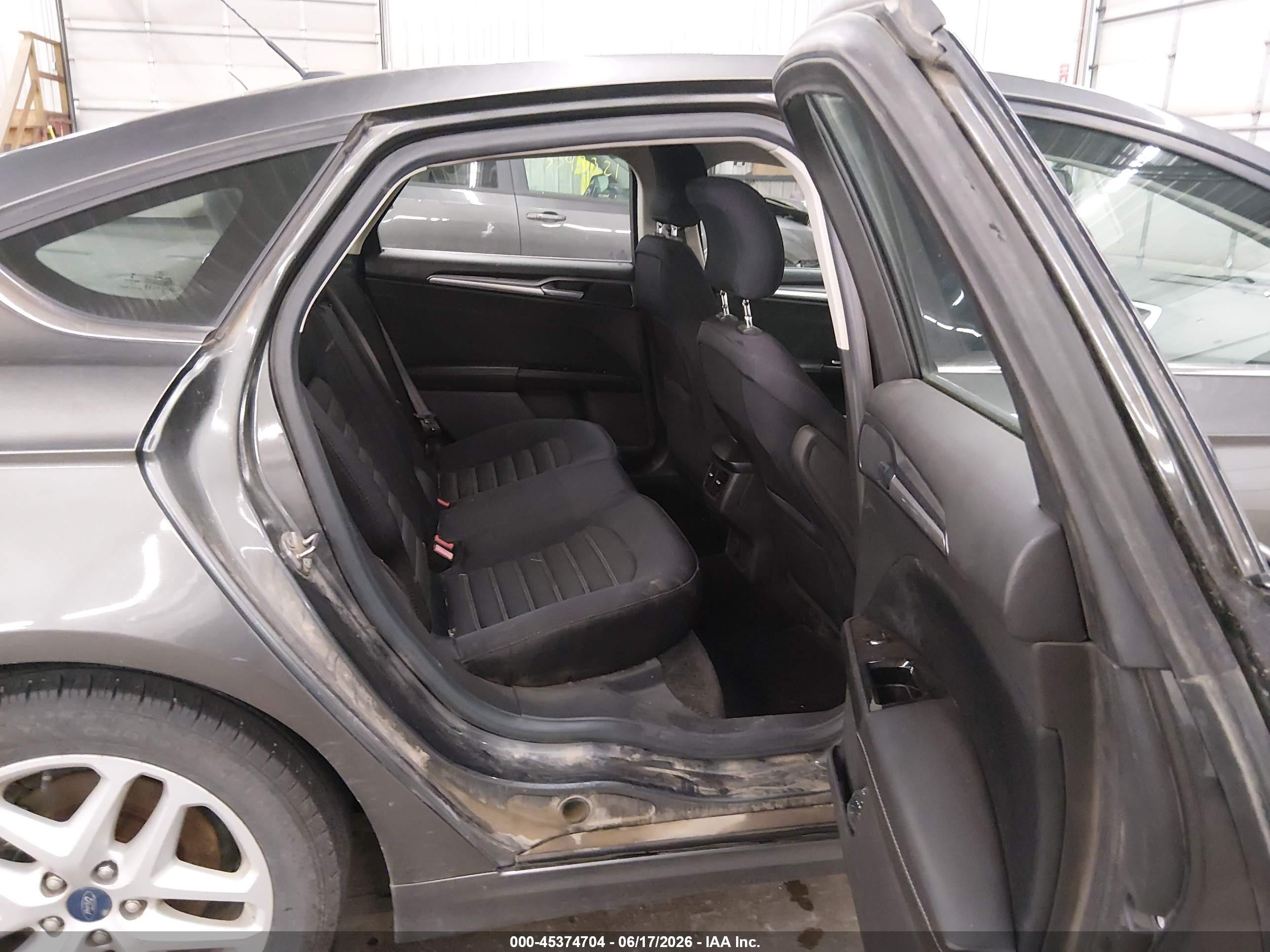 2015 Ford Fusion Se Серый vin: 1FA6P0H77F5120208