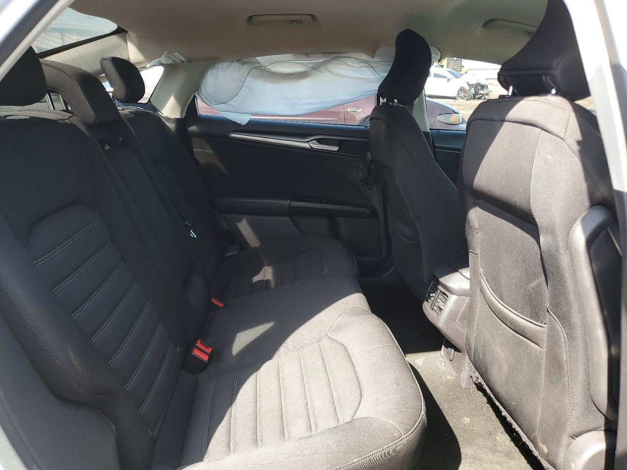 2015 Ford Fusion Se White vin: 1FA6P0H77F5130530