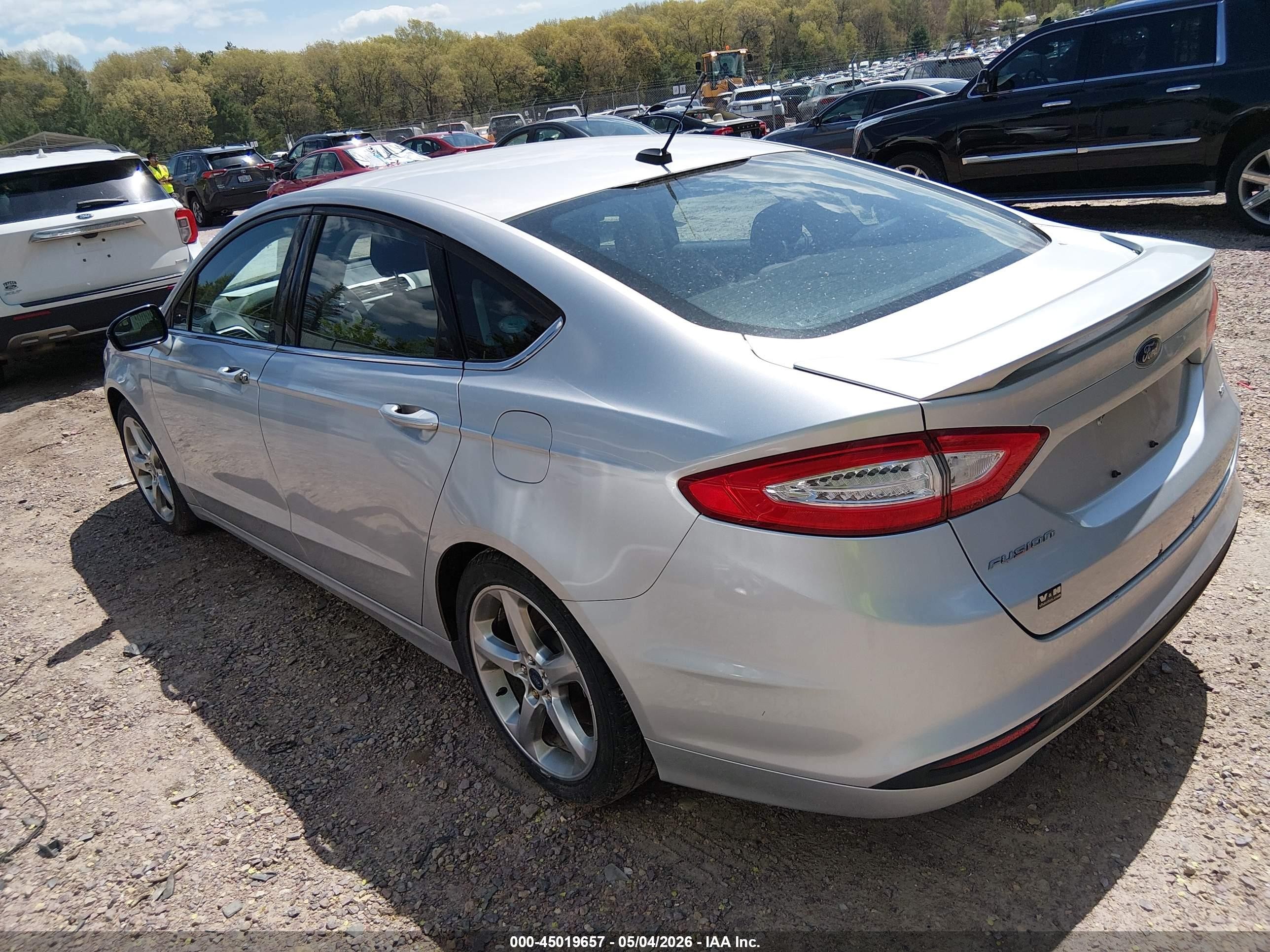2014 Ford Fusion Se Серебряный vin: 1FA6P0H79E5385212