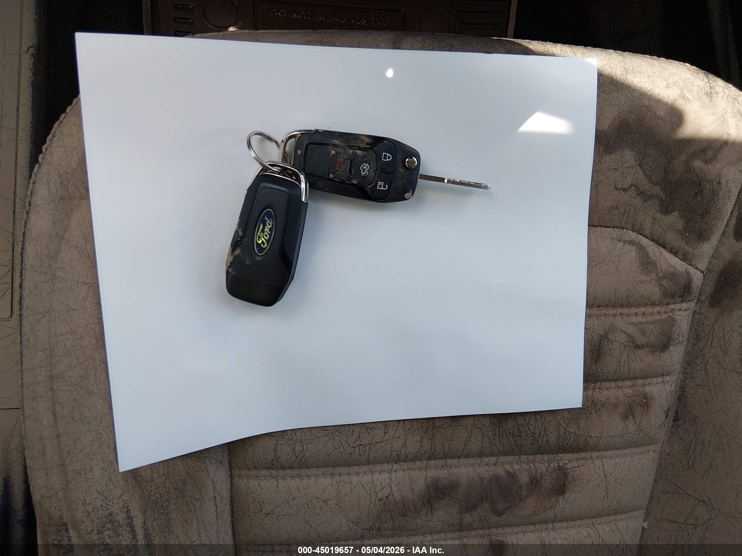 2014 Ford Fusion Se Серебряный vin: 1FA6P0H79E5385212