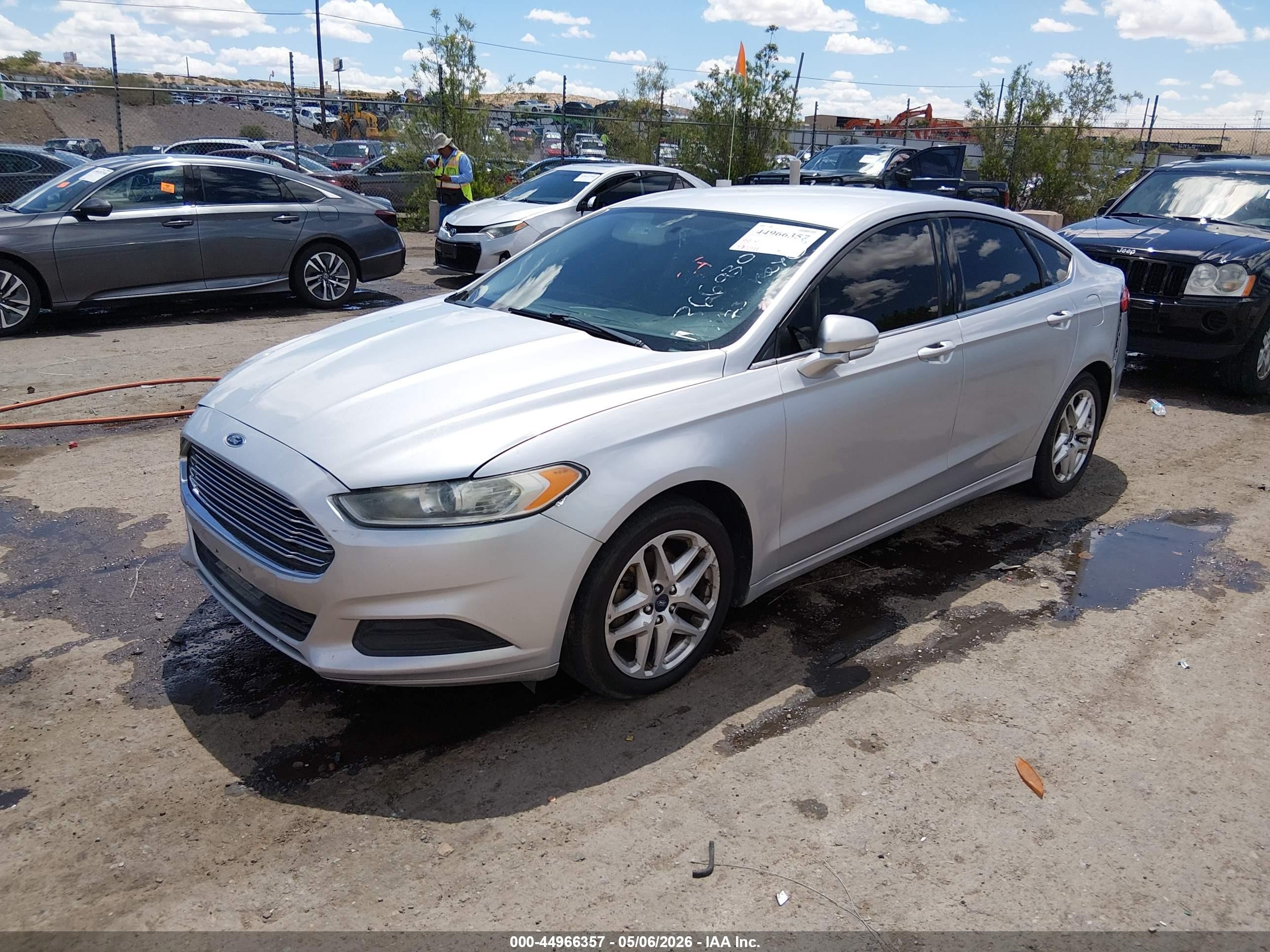 2014 Ford Fusion Se Серебряный vin: 1FA6P0H7XE5366930