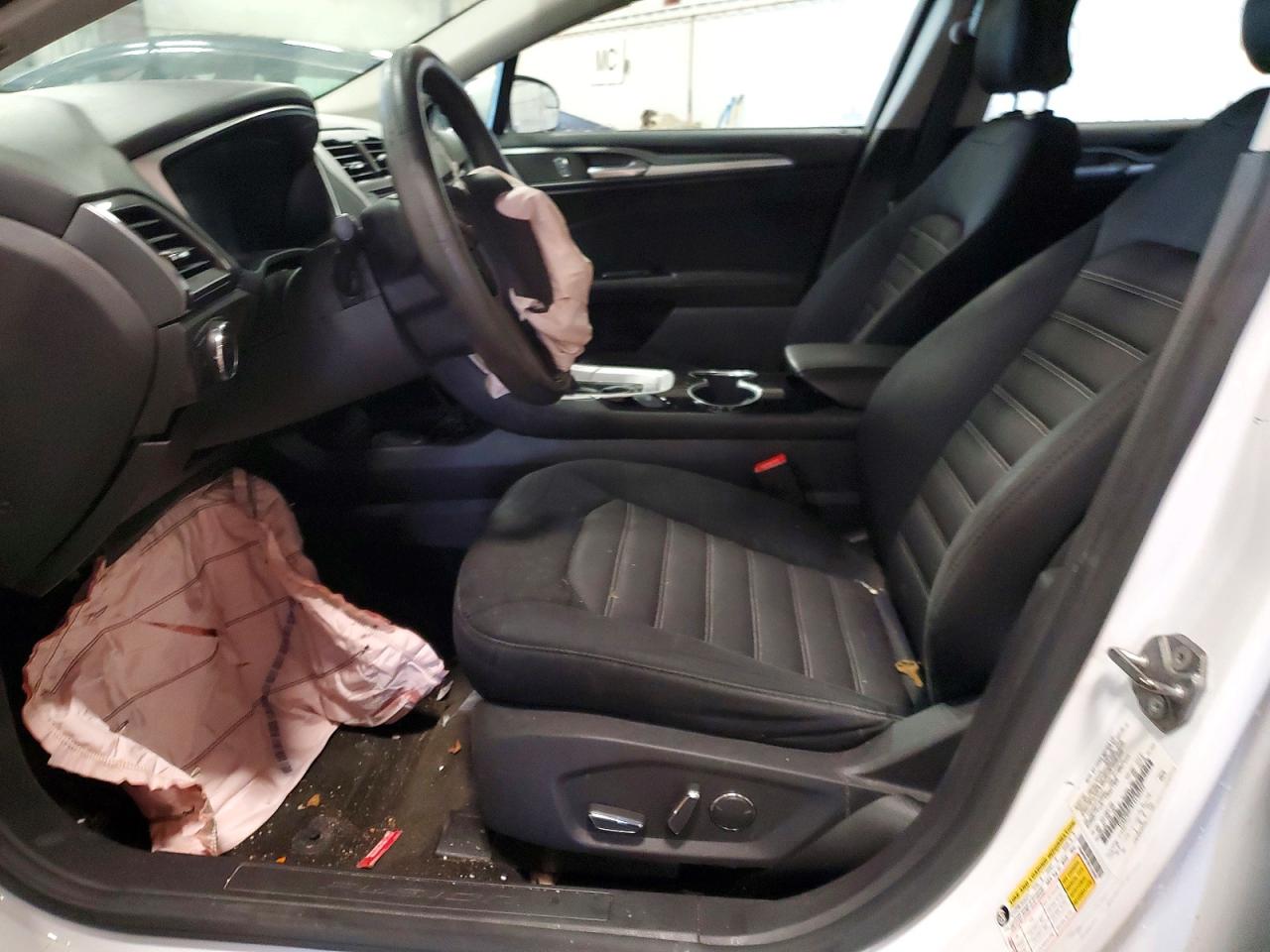 2015 Ford Fusion Se Белый vin: 1FA6P0H7XF5130392