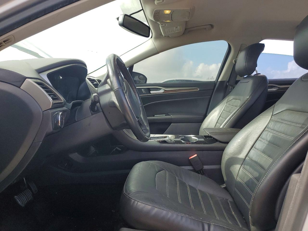2014 Ford Fusion Se Серебряный vin: 1FA6P0HD1E5374114