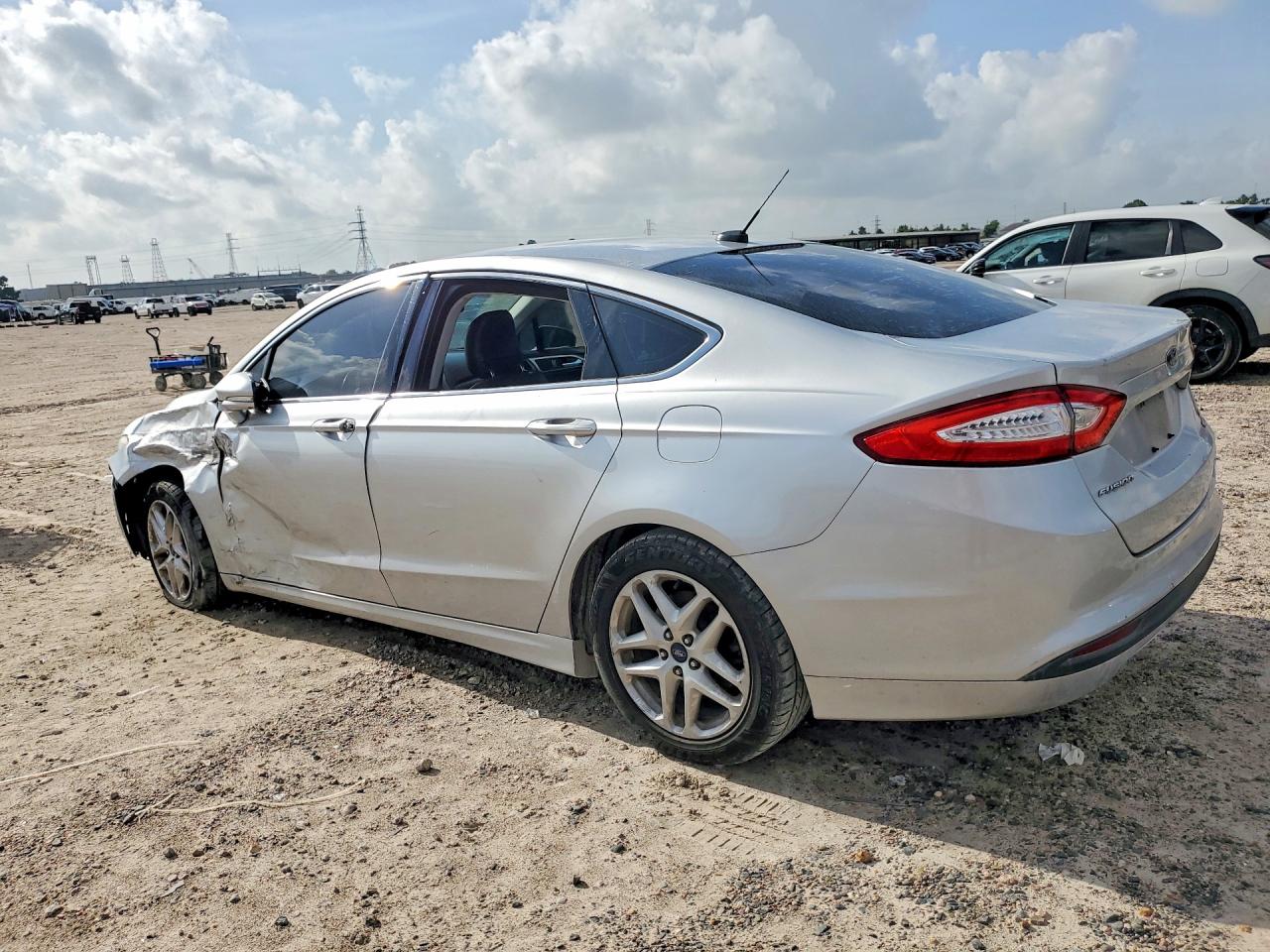 2014 Ford Fusion Se Серебряный vin: 1FA6P0HD1E5374114