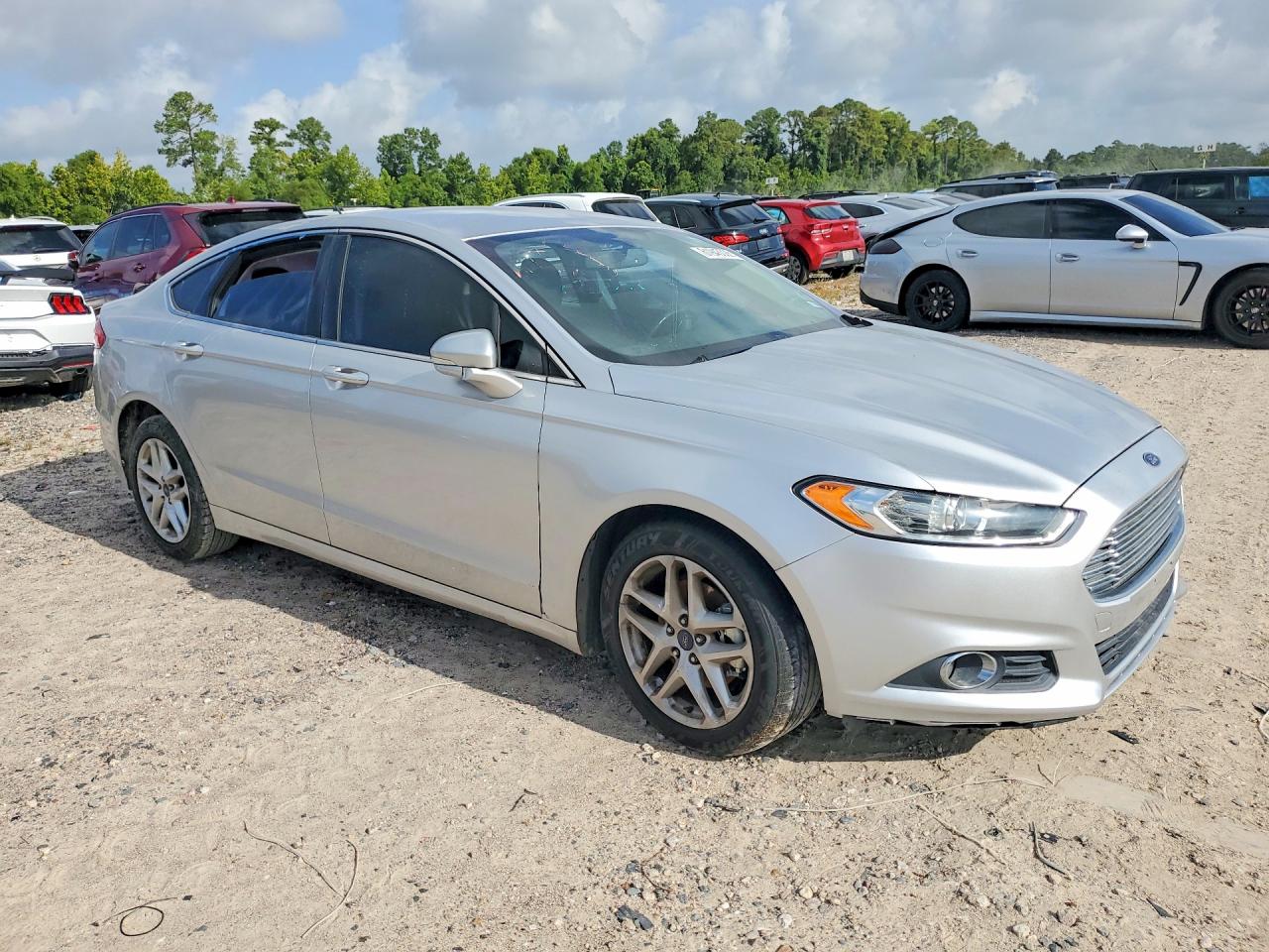 2014 Ford Fusion Se Серебряный vin: 1FA6P0HD1E5374114